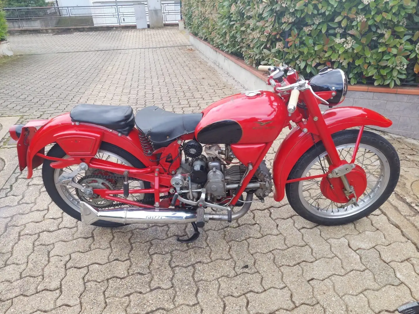Moto Guzzi Airone Red - 1