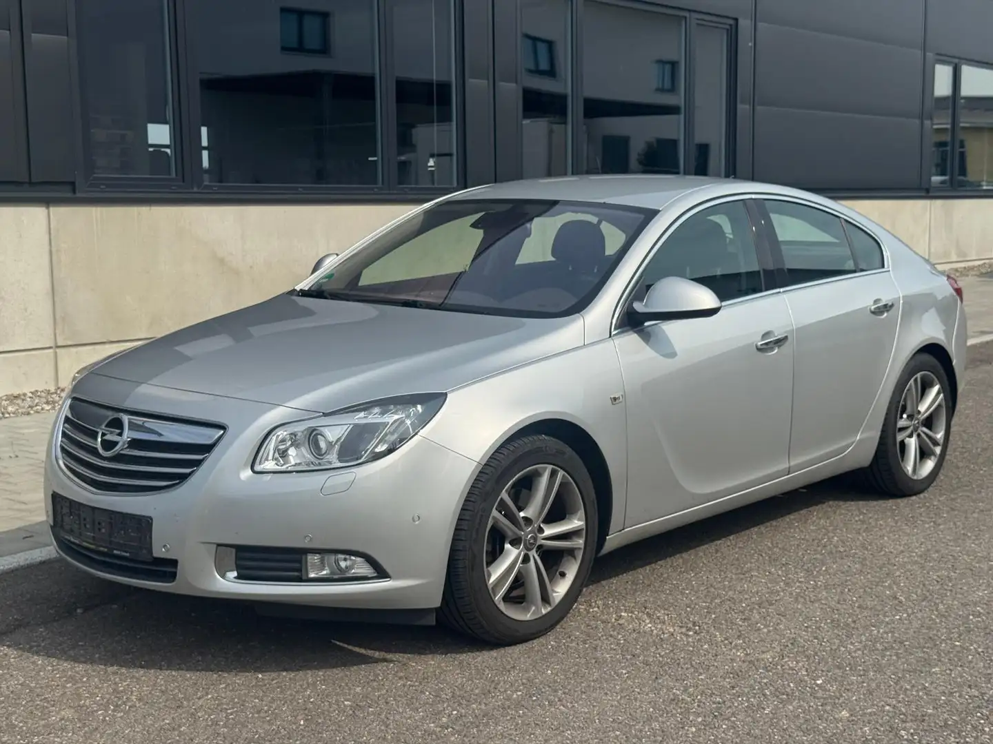 Opel Insignia 2.0 CDTI Innovation 4x4/PDC/SHZ/NAV/AHK Silber - 2