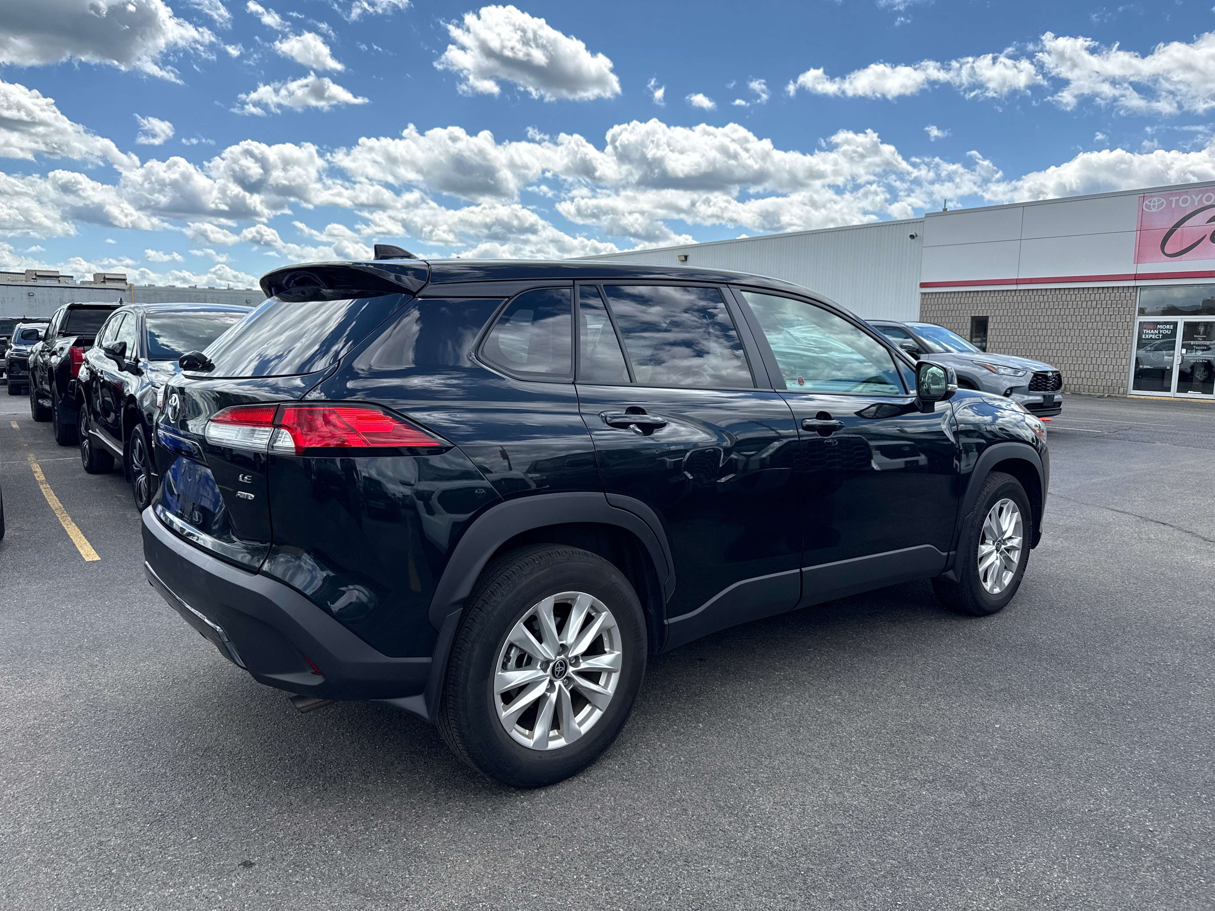 2024 Toyota Corolla Cross LE "A" Package — снимка 1