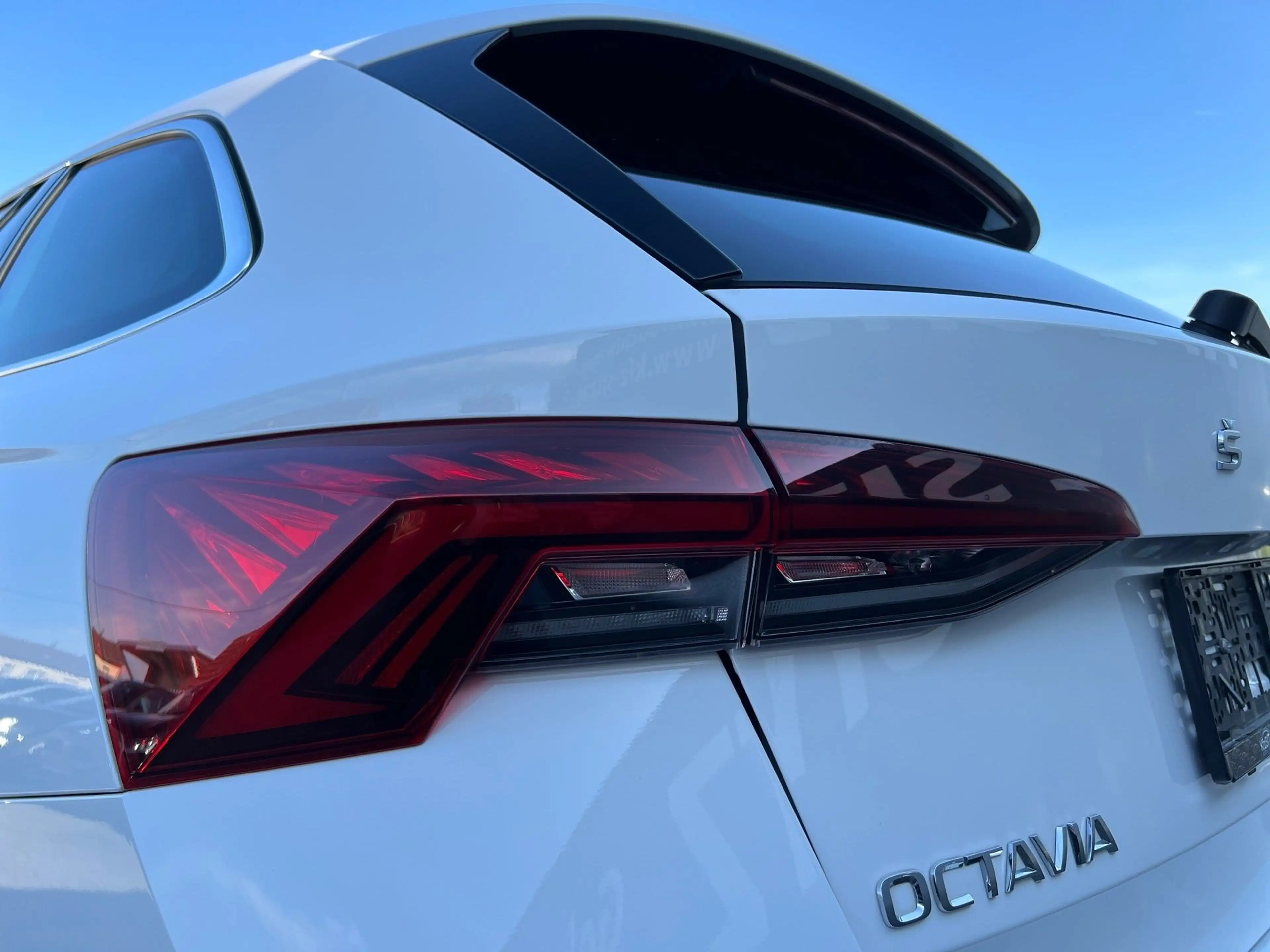 Skoda Octavia Combi 2,0 TDI Style DSG | NP € 49.300 — photo 40