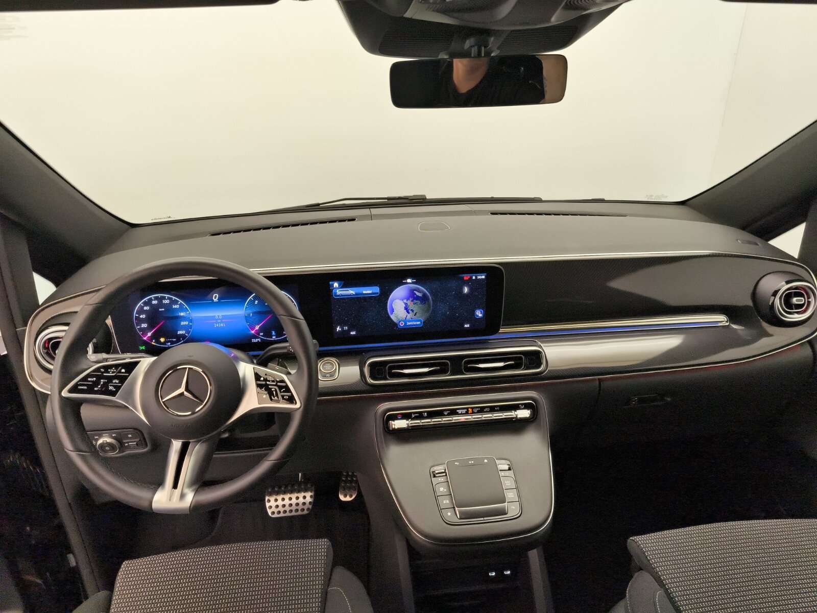 Mercedes-Benz V 220