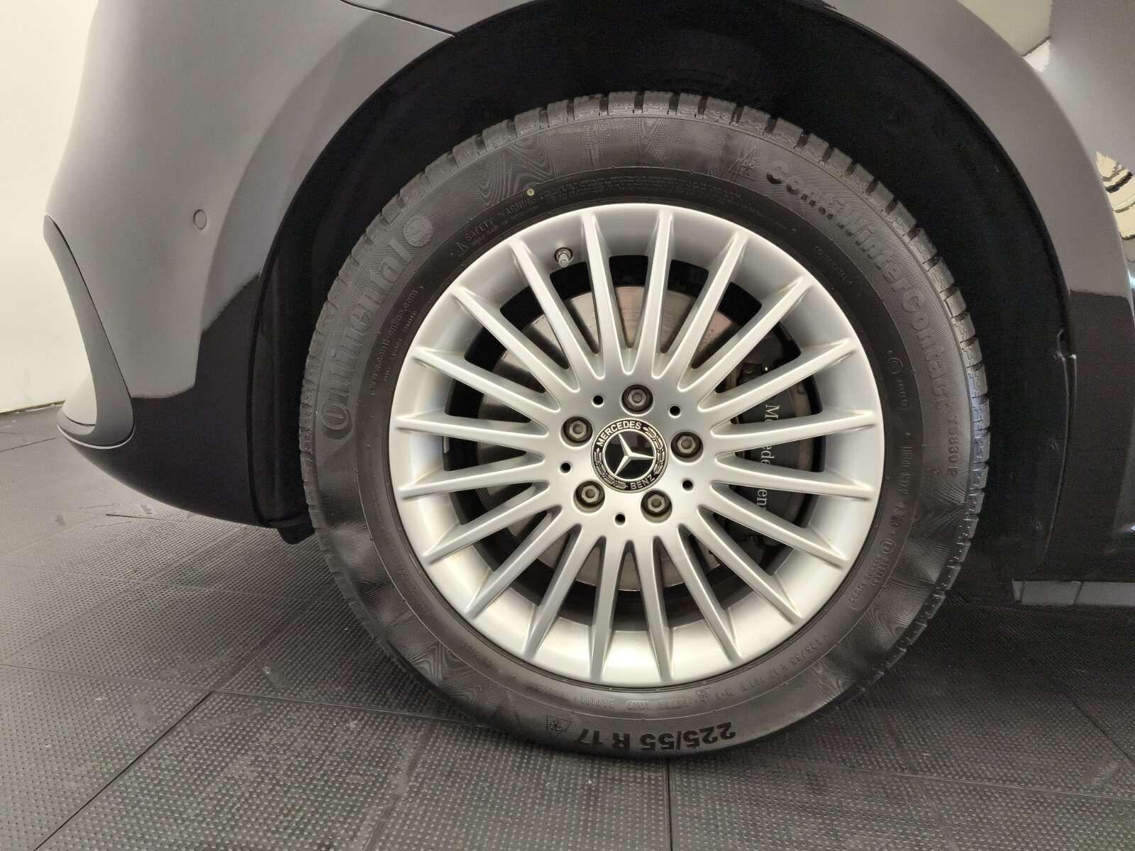 Mercedes-Benz V 220