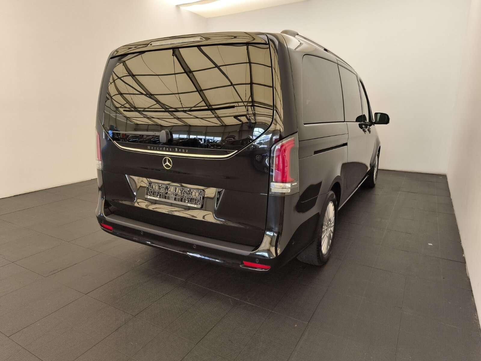 Mercedes-Benz V 220