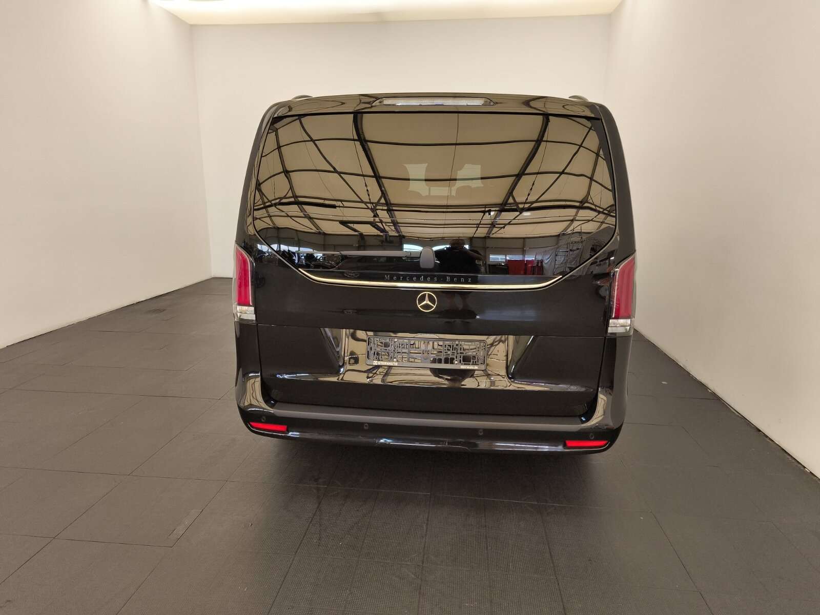 Mercedes-Benz V 220