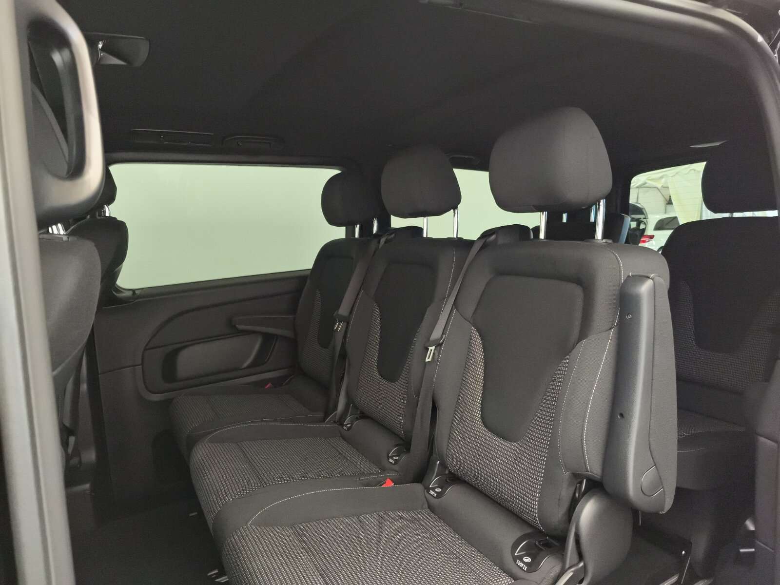 Mercedes-Benz V 220