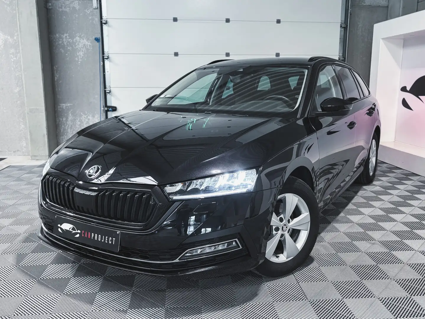 Skoda Octavia SW 1.0 TSI, Car-Play, Capteur Av/Ar, Clim Bi-Zone Zwart - 1