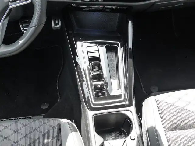 Volkswagen Golf view 14