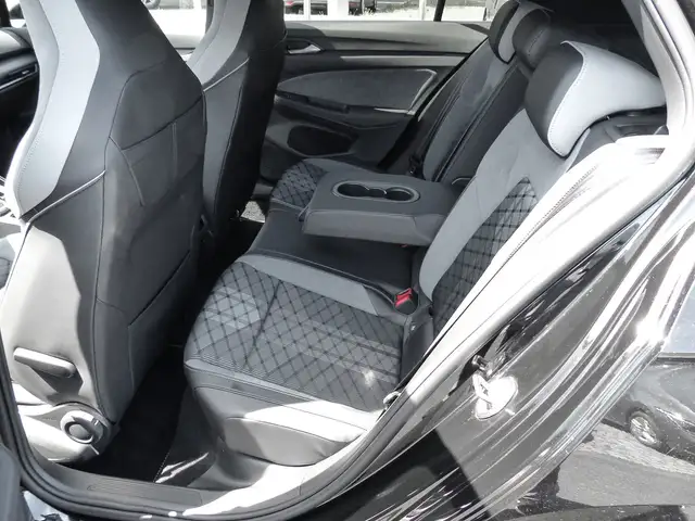 Volkswagen Golf view 18