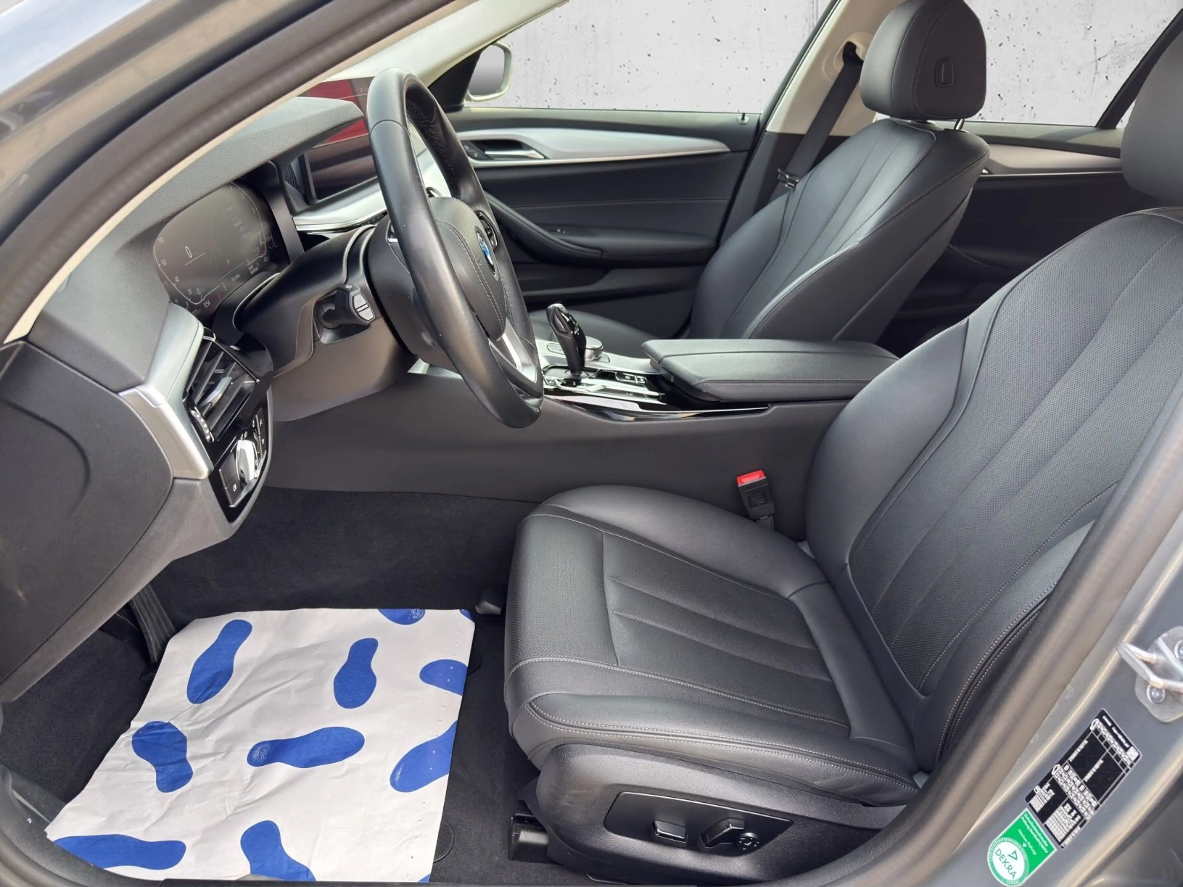 BMW 520 d LED Leder AHK Live Cockpit 8xAlu Kamera — photo 12
