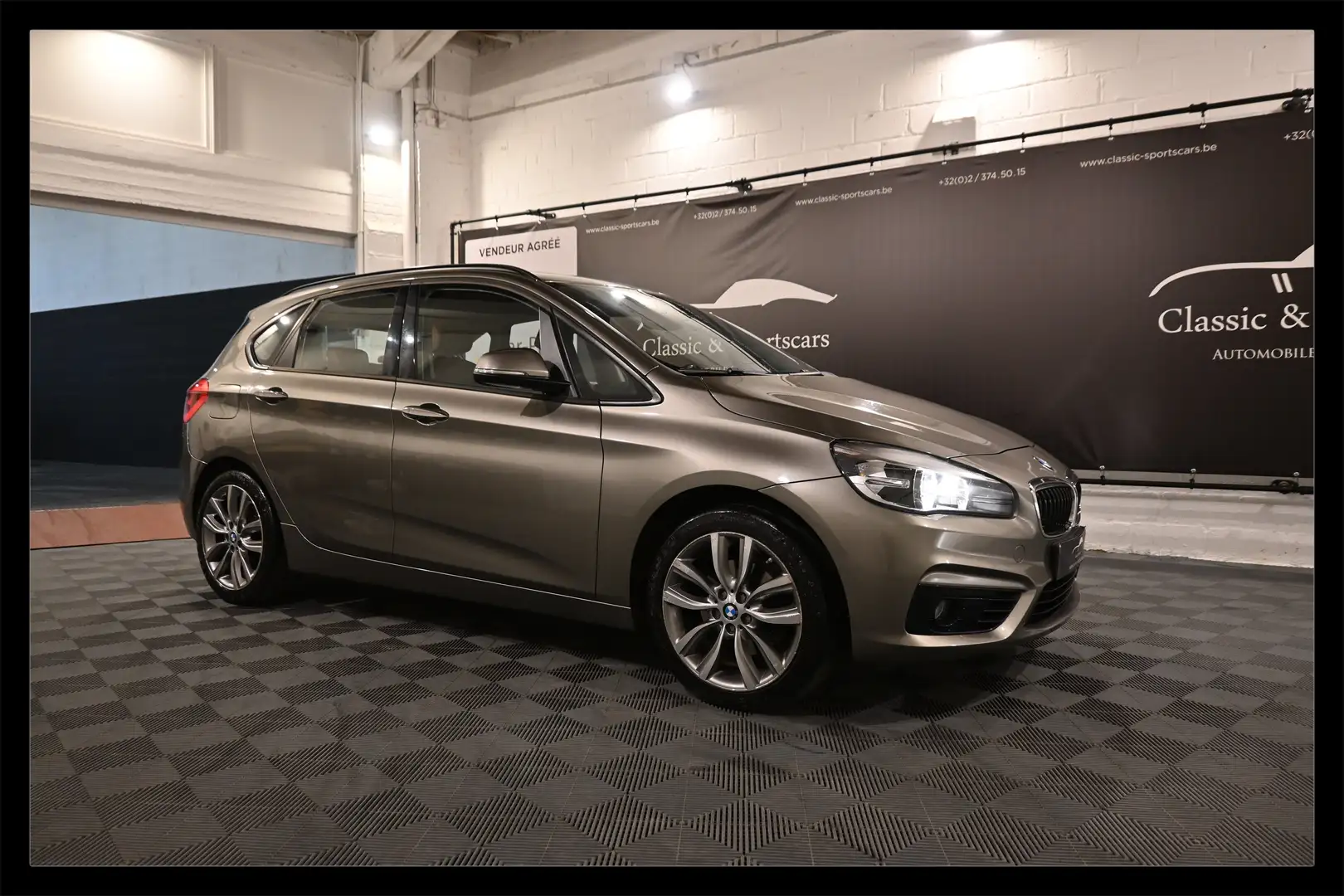 BMW 218 218iA Active Tourer / GPS NAVI / BLUETOOTH / PDC Gris - 1