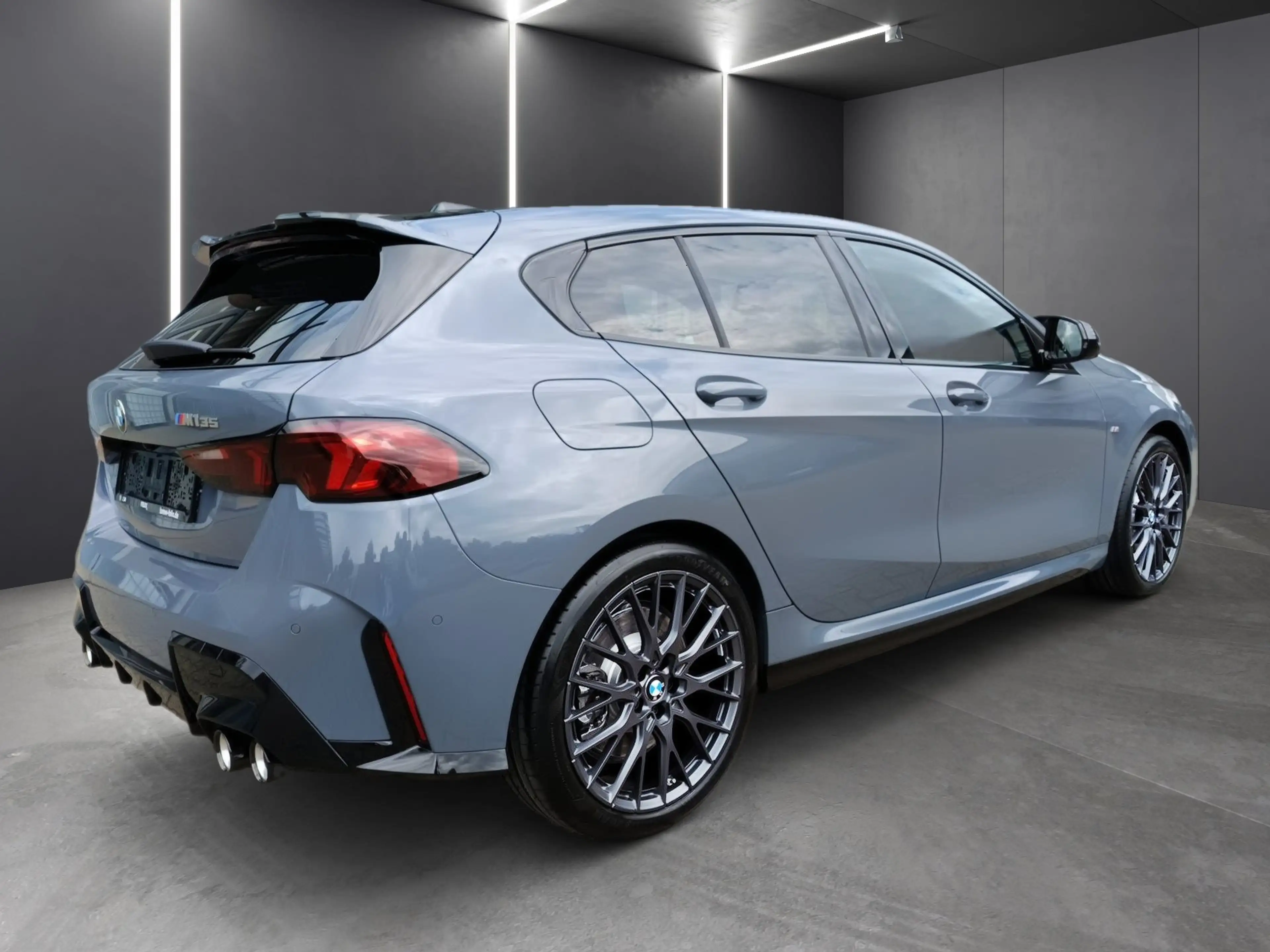 BMW 135 M135 xDrive M SPORTPAKET+HUD+COMP.BREMSE+ICONIC.GL — photo 4
