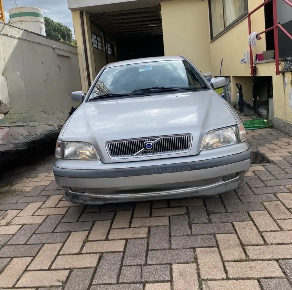 Volvo V40 1.8i 16v Optima 125cv, foto 2