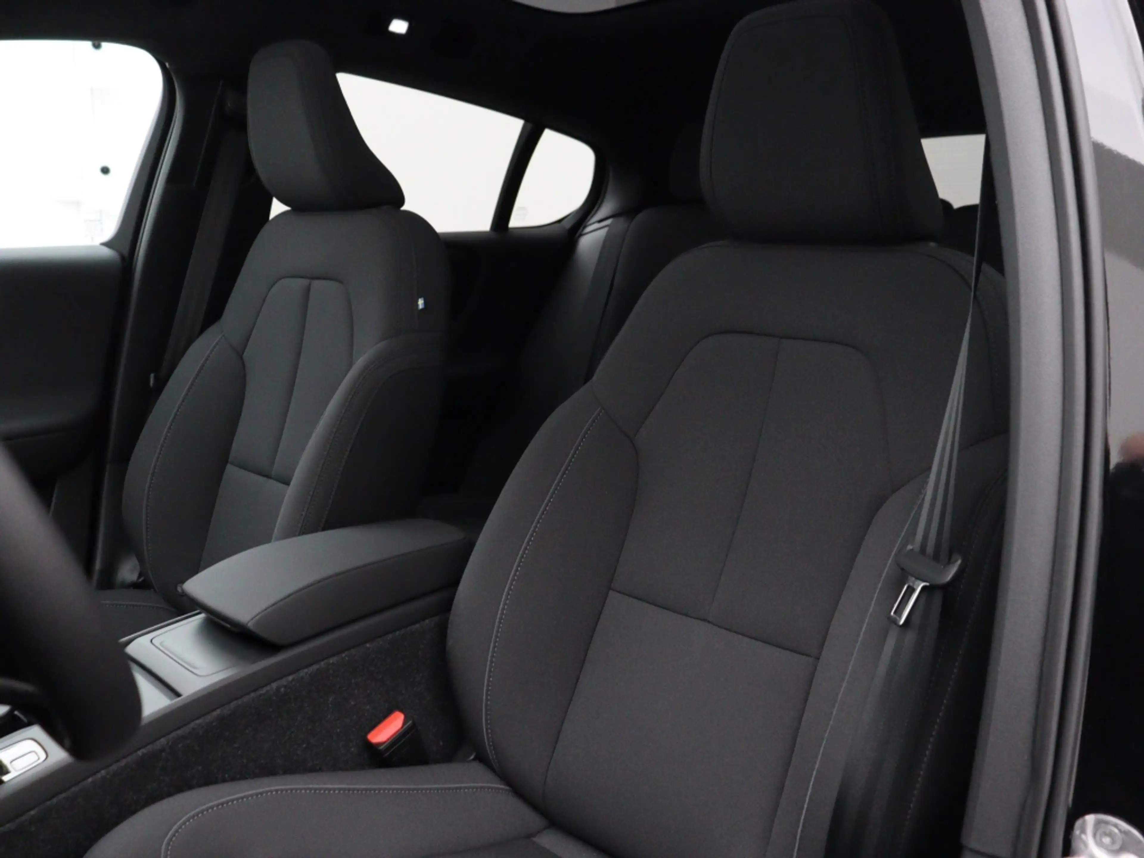 Volvo EC40 EXTENDED RANGE BLACK EDITION PLUS 20INCH 360GR CAM — photo 12