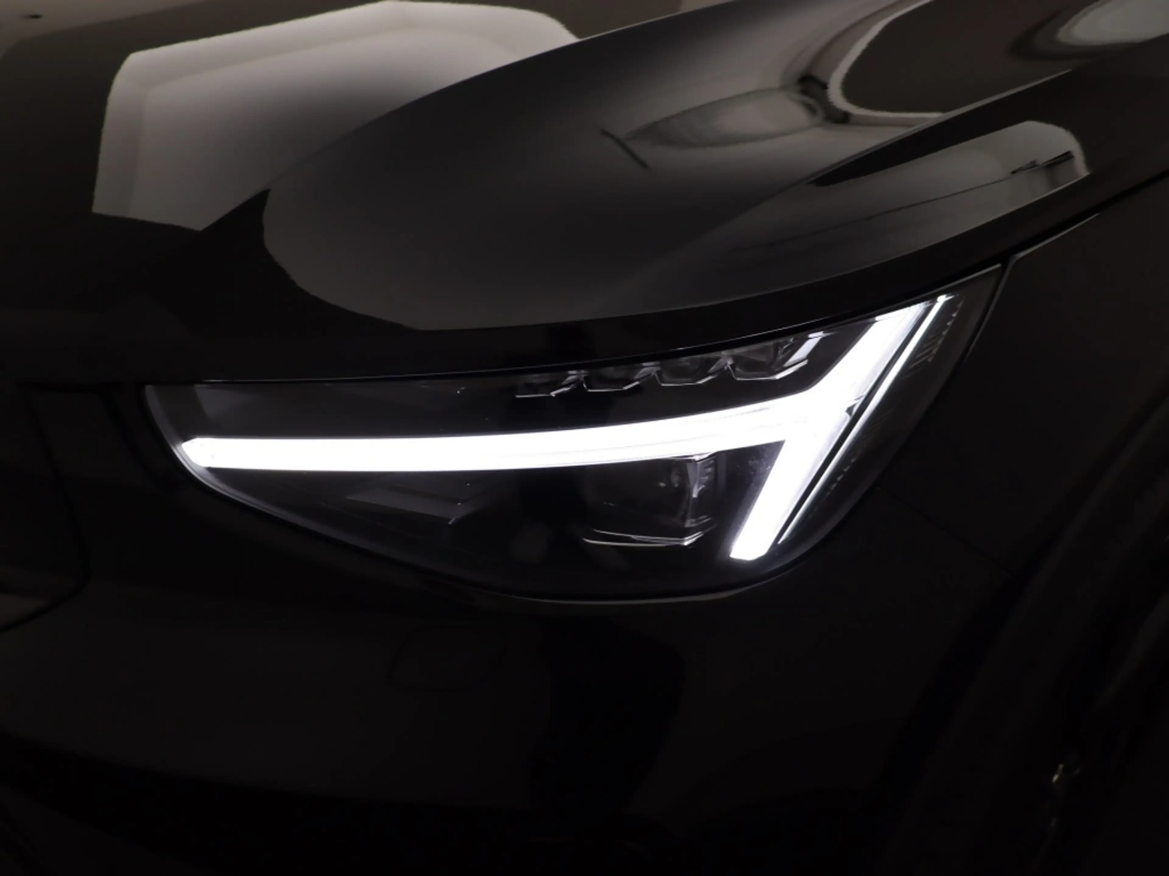 Volvo EC40 EXTENDED RANGE BLACK EDITION PLUS 20INCH 360GR CAM — photo 8