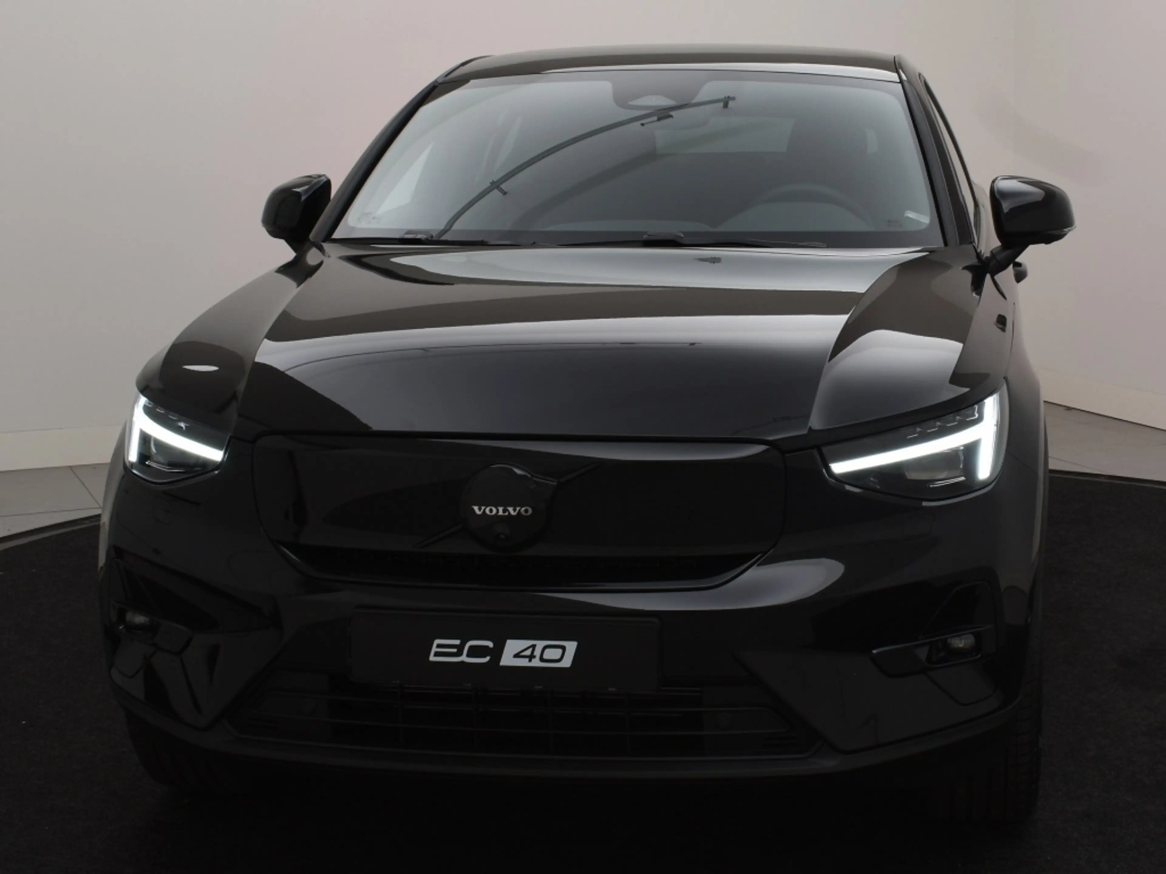Volvo EC40 EXTENDED RANGE BLACK EDITION PLUS 20INCH 360GR CAM — photo 6