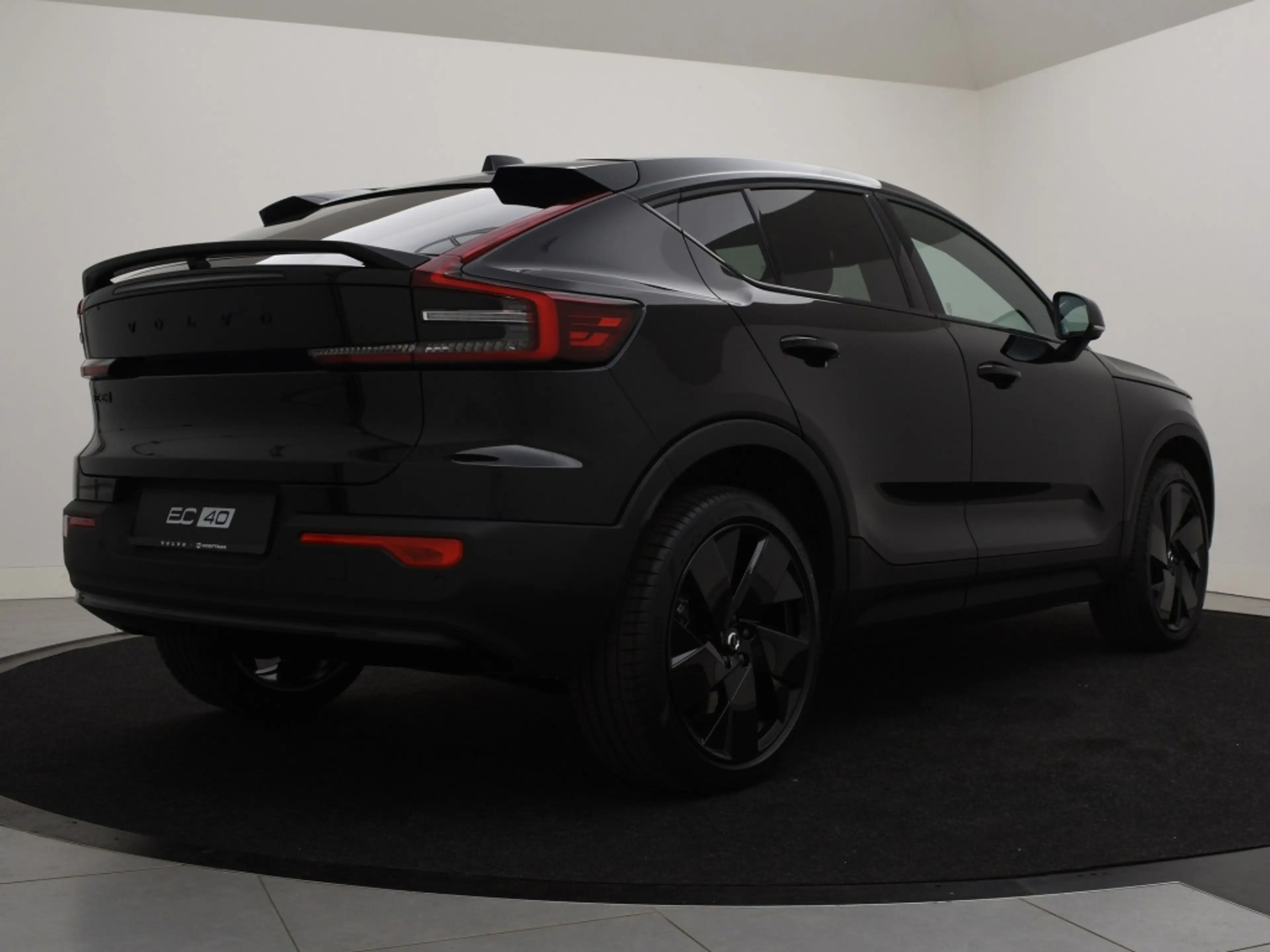 Volvo EC40 EXTENDED RANGE BLACK EDITION PLUS 20INCH 360GR CAM — photo 3