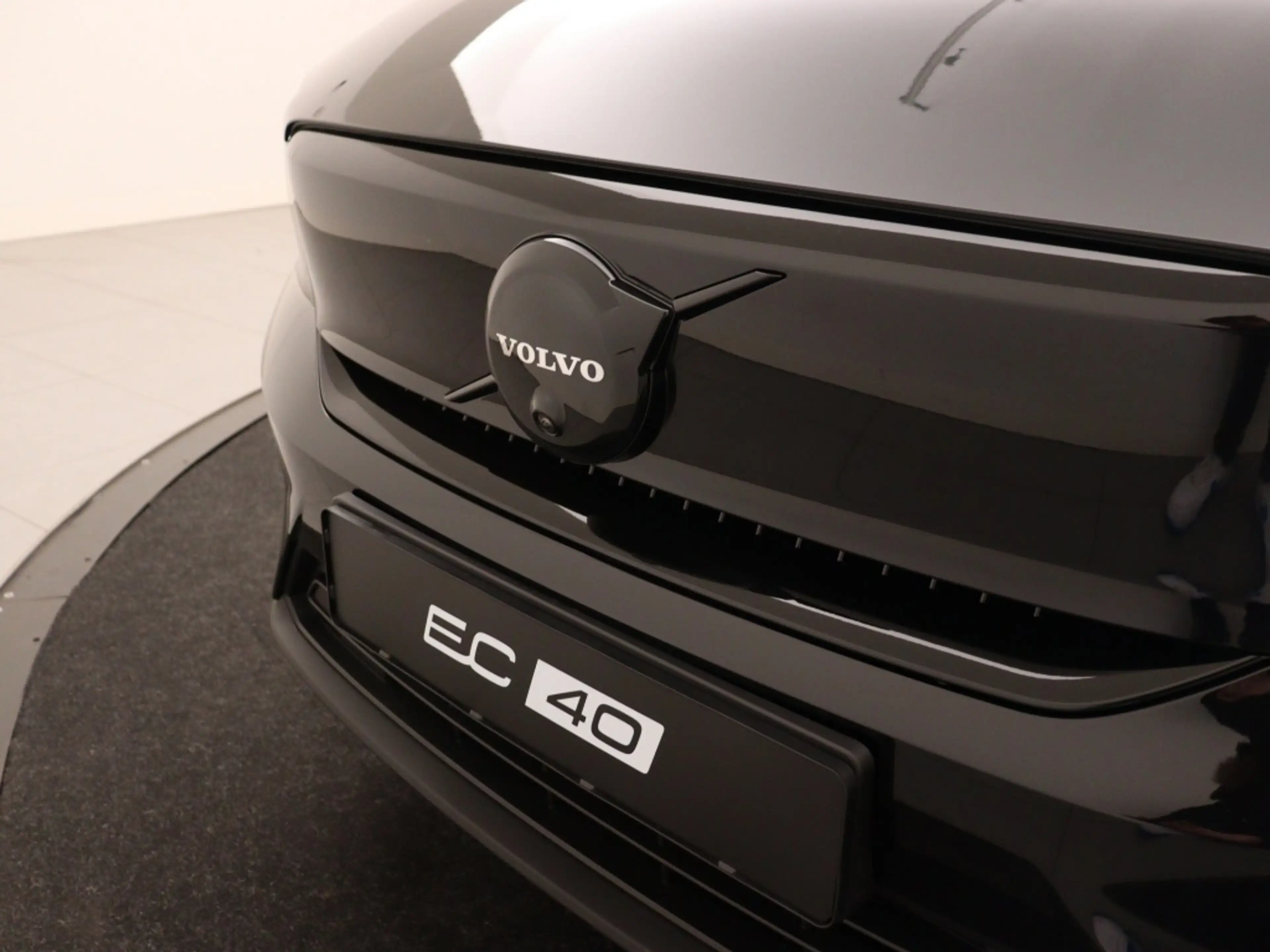 Volvo EC40 EXTENDED RANGE BLACK EDITION PLUS 20INCH 360GR CAM — photo 7
