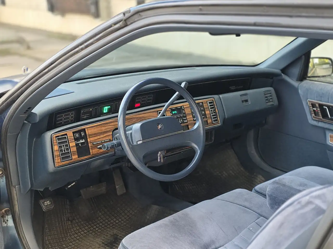 Buick Century 3.1 Limited Coupé, foto 8
