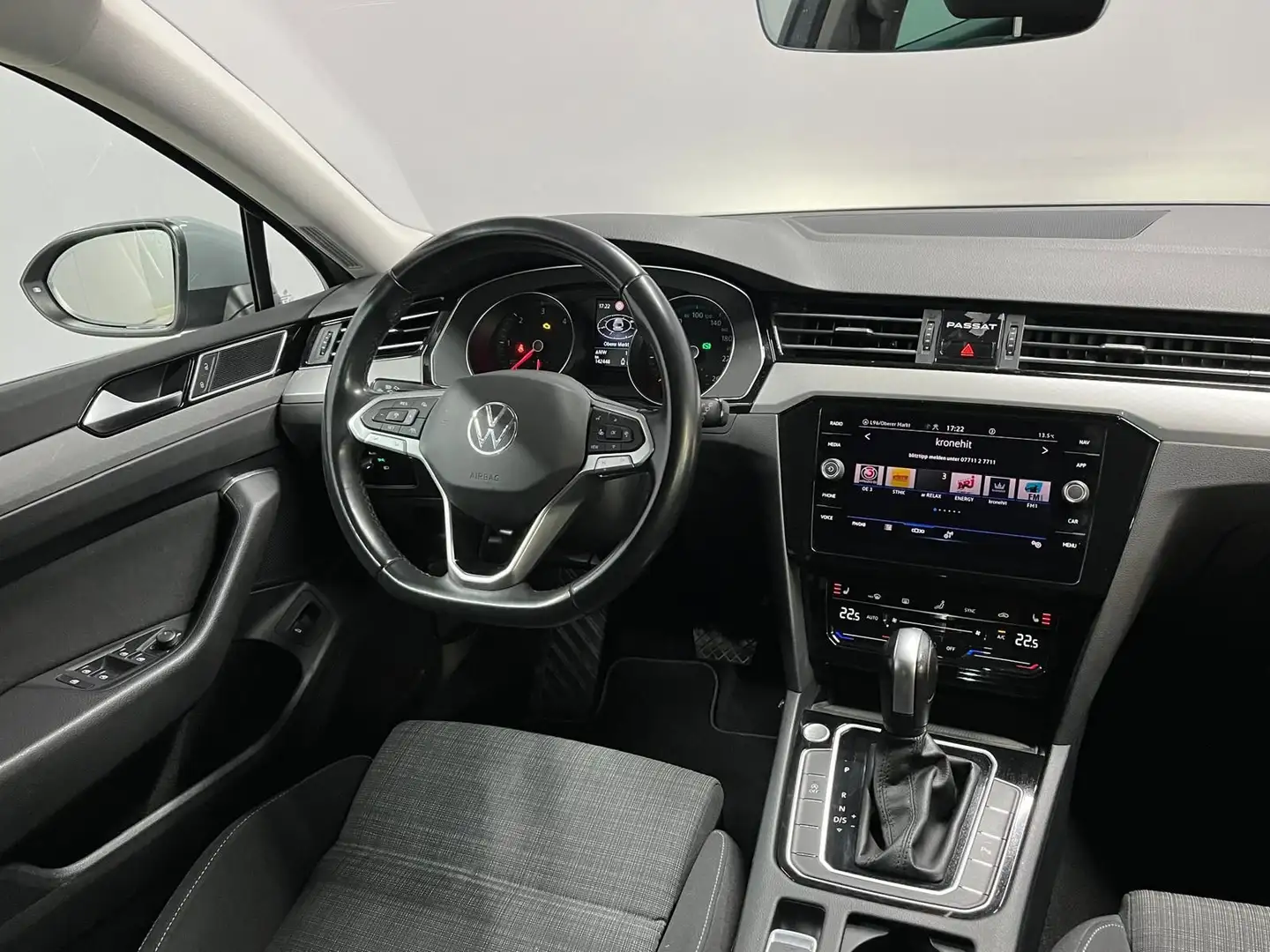 Volkswagen Passat Variant Business 2,0 SCR TDI DSG ***ACC | Kamera | LED*** Argent - 2