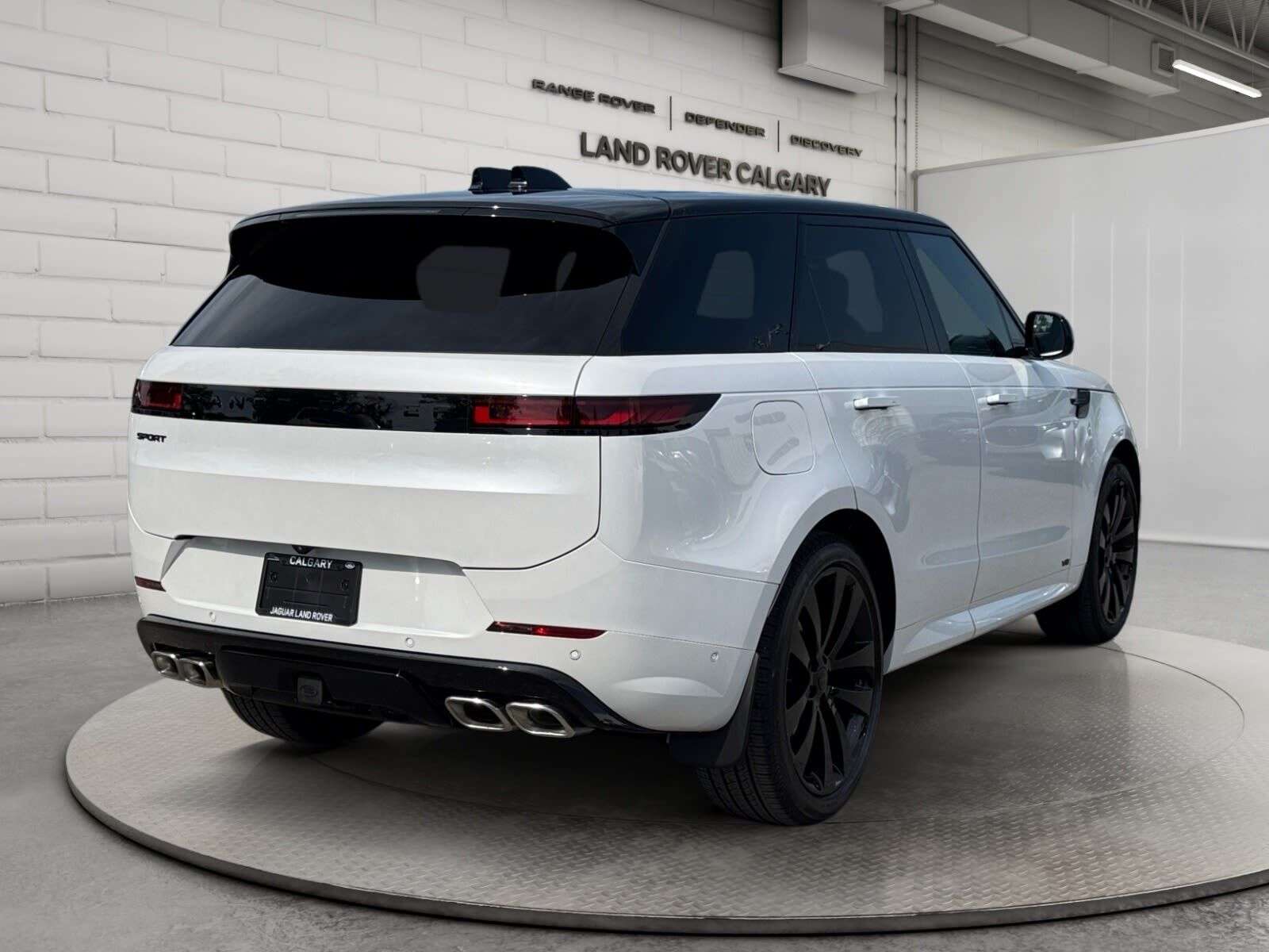 2026 Land Rover Range Rover Sport P530 Dynamic SE — photo 1