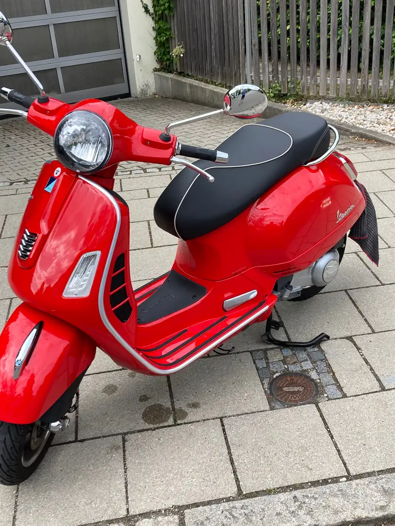 Vespa GTS Super 300 Roşu - 1