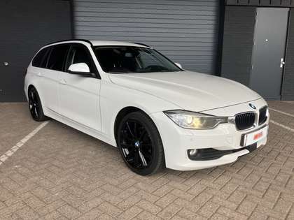 BMW 320 3-serie Touring 320d XENON-LED-AHK-18"M
