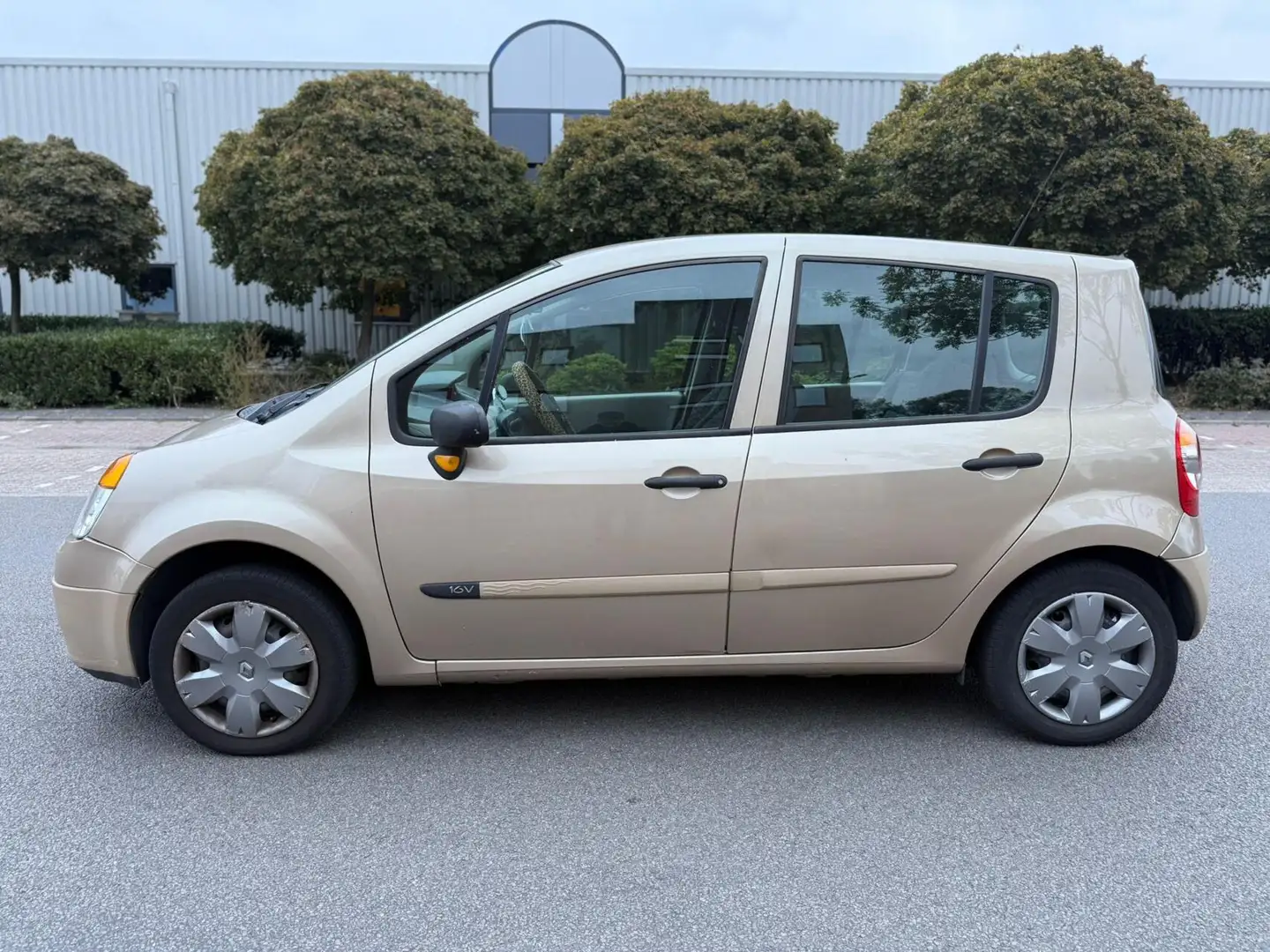 Renault Modus 1.2-16V Accès NIEUW APK 31-10-2026 Beige - 2