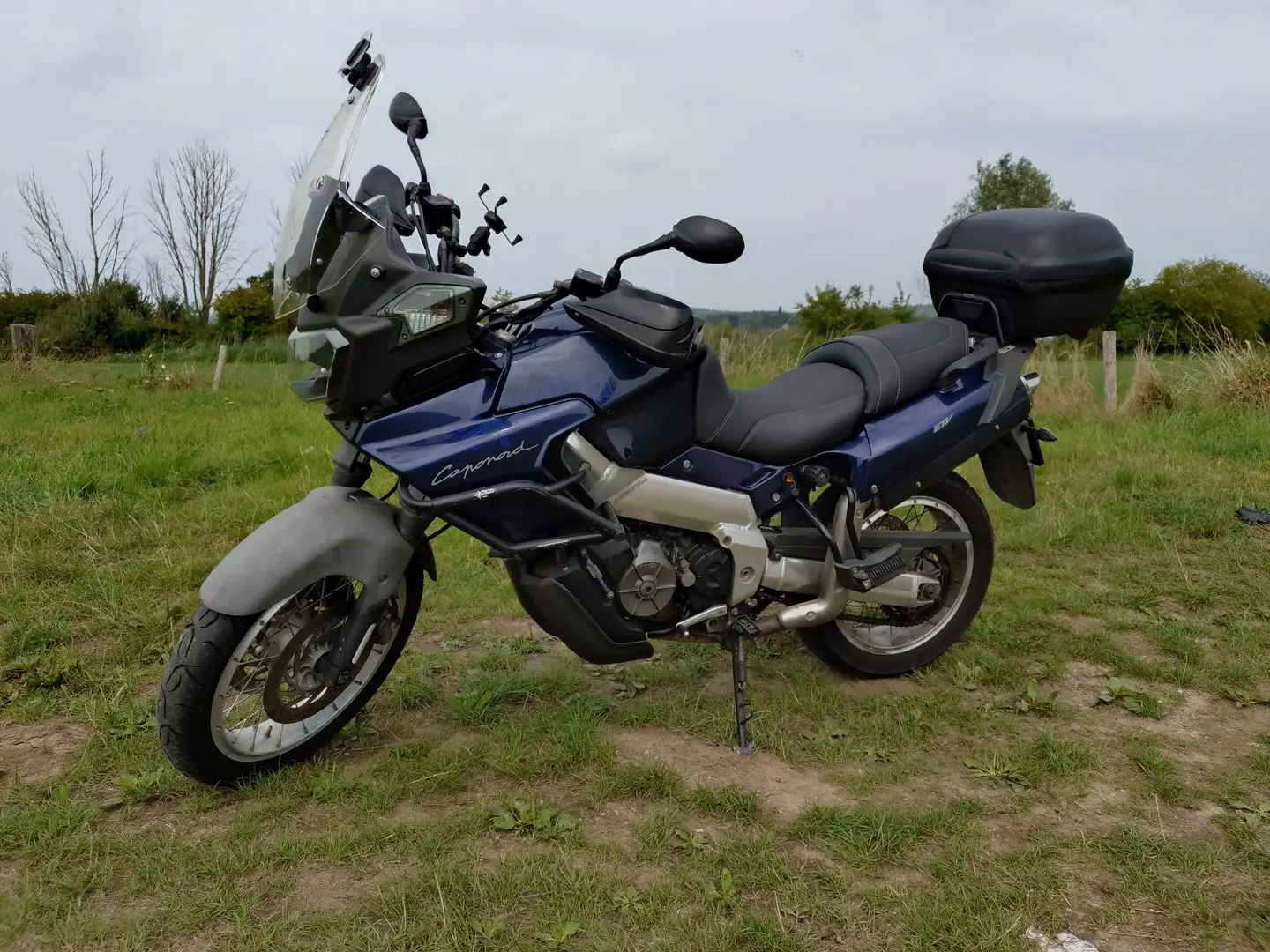 Aprilia ETV 1000 Caponord Bleu - 1
