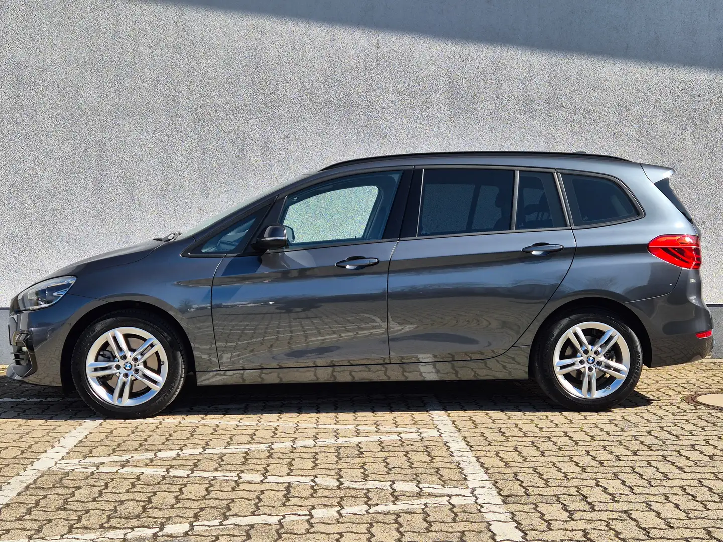 BMW 218 d Gran Tourer*Navigation*Automatik*LED*34tkm*SHZ* Gris - 2