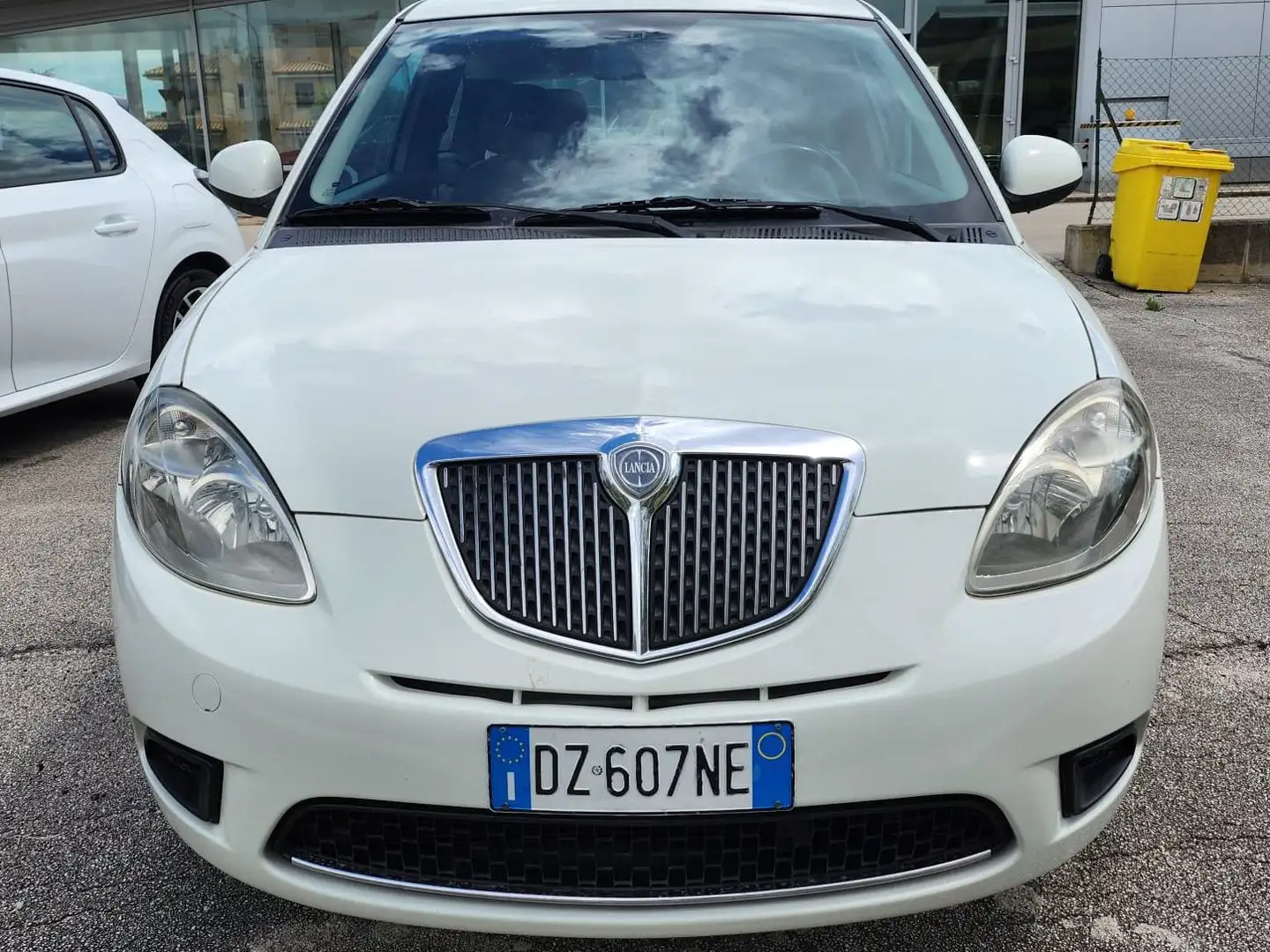 Lancia Ypsilon Ypsilon II 2007 1.3 mjt 16v MomoDesign (sport) dpf Bianco - 2