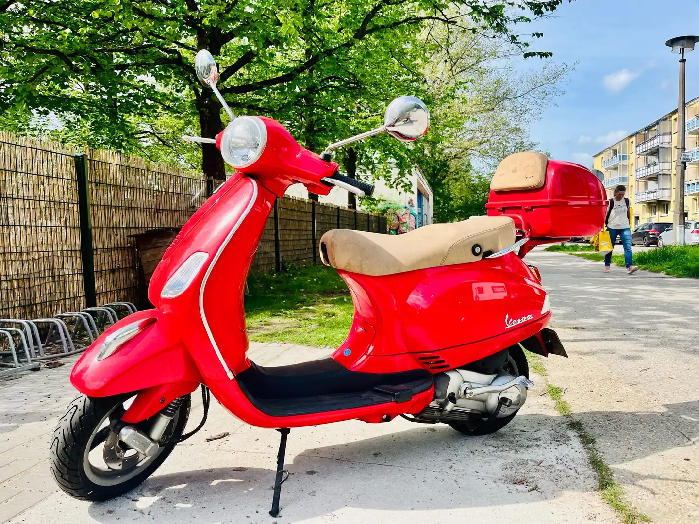 Vespa LX 125 Rojo - 1