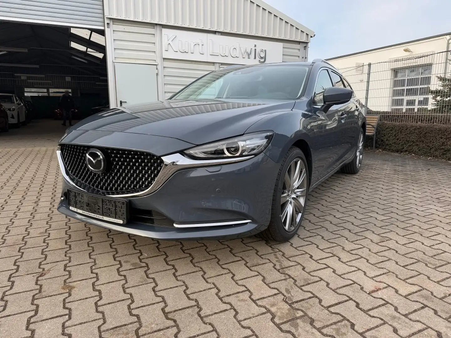 Mazda 6 2023 5WGN 2.0L SKYACTIV G 165ps 6MT FWD EXCLUSIVE- Gris - 2