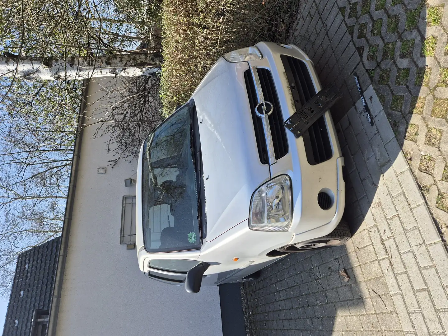 Opel Agila 1.0 12 V Edition - 1