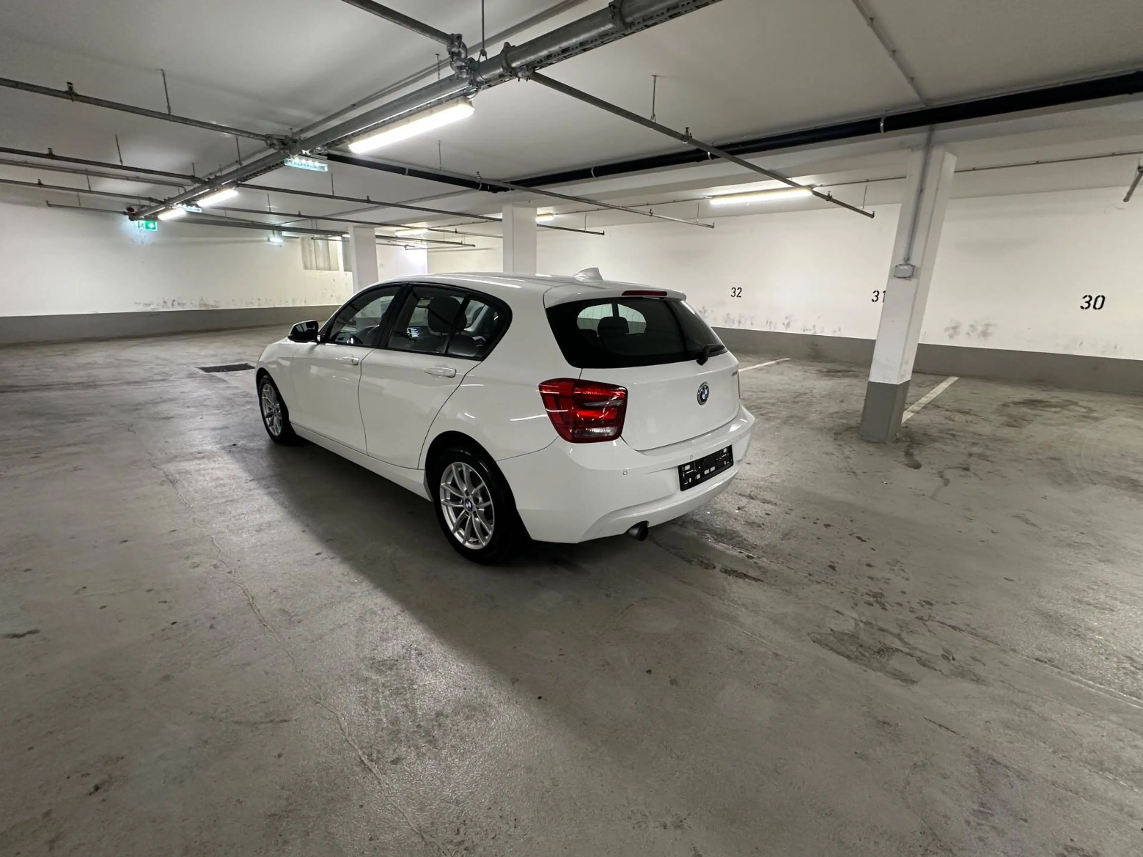 BMW 118 1 Limousine 5-trg. 118 i — photo 2