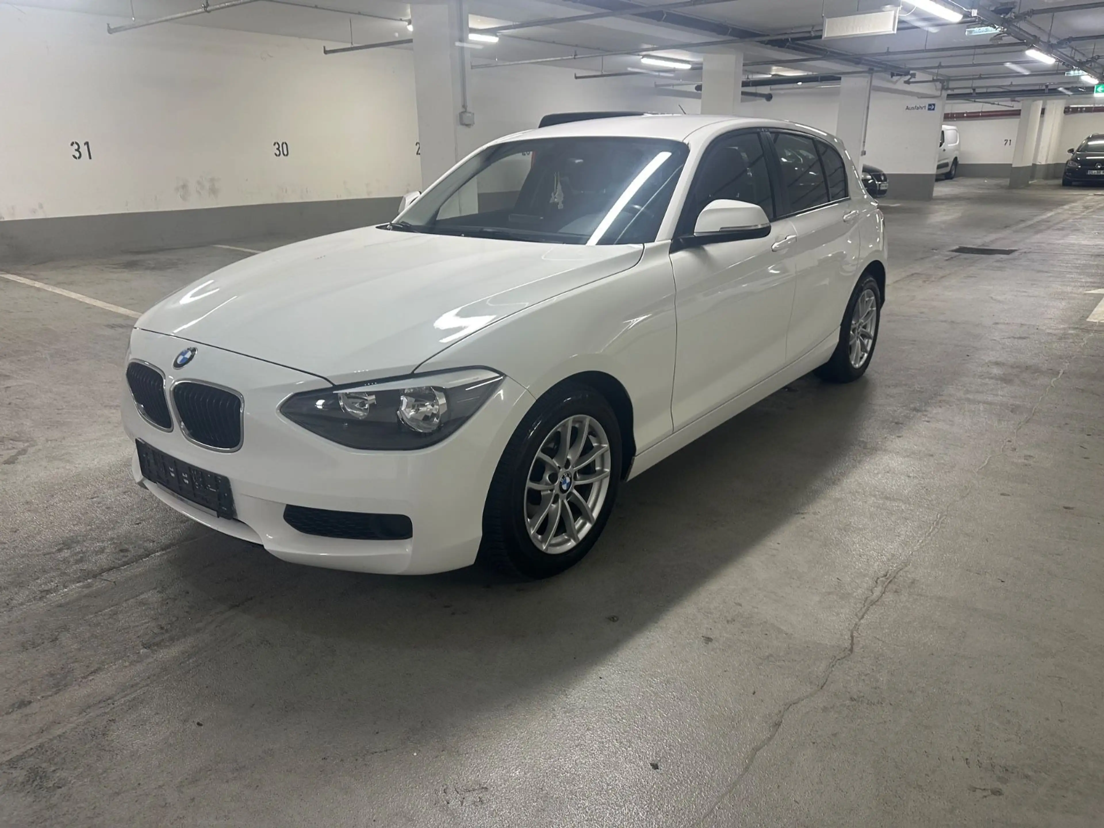 BMW 118 1 Limousine 5-trg. 118 i — photo 4