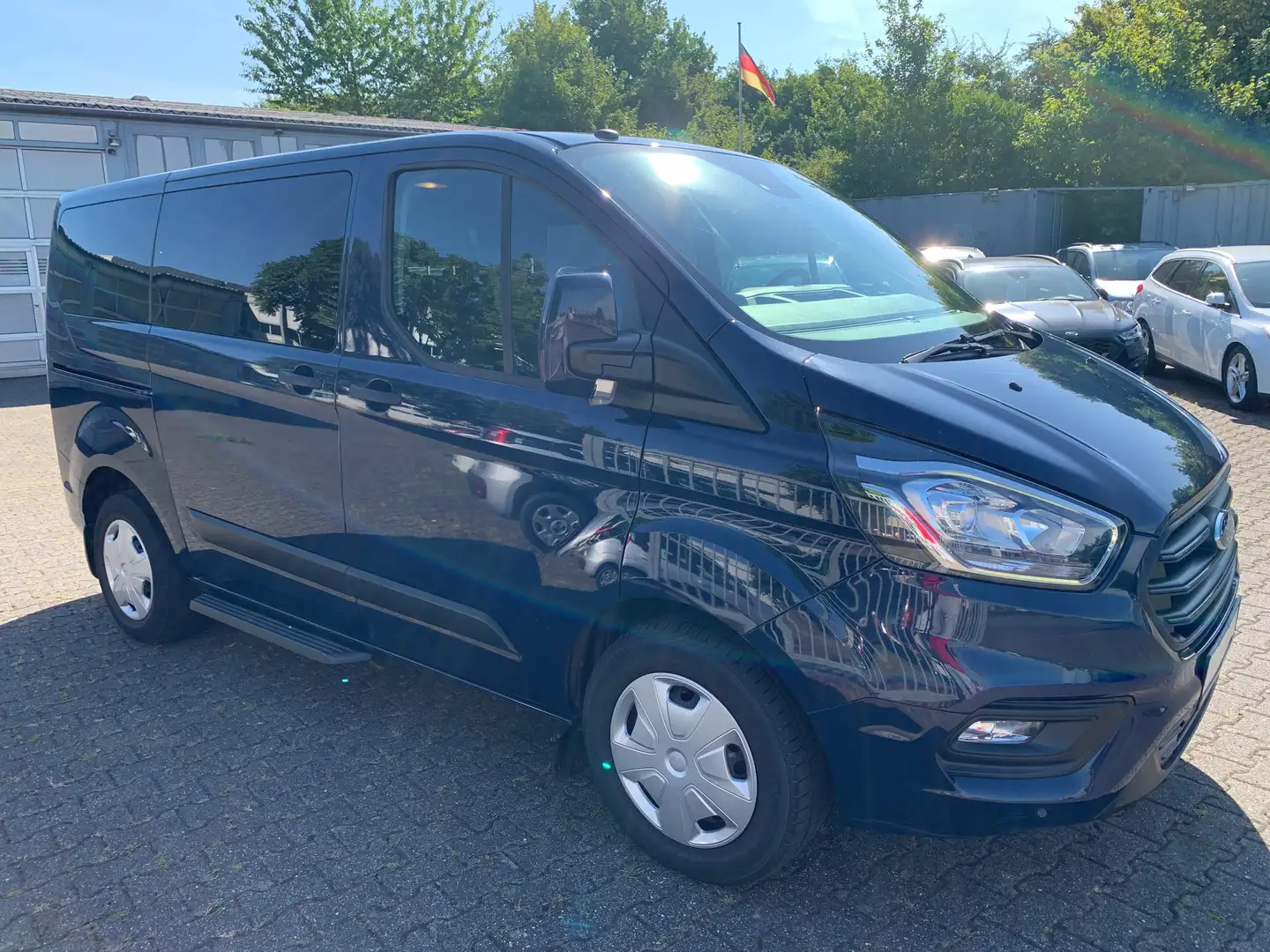 Ford Transit Custom 2,0 TDCI L1-Trend 9 Sitze-Klima-2xPDC-AHK-53 Tkm Blau - 1