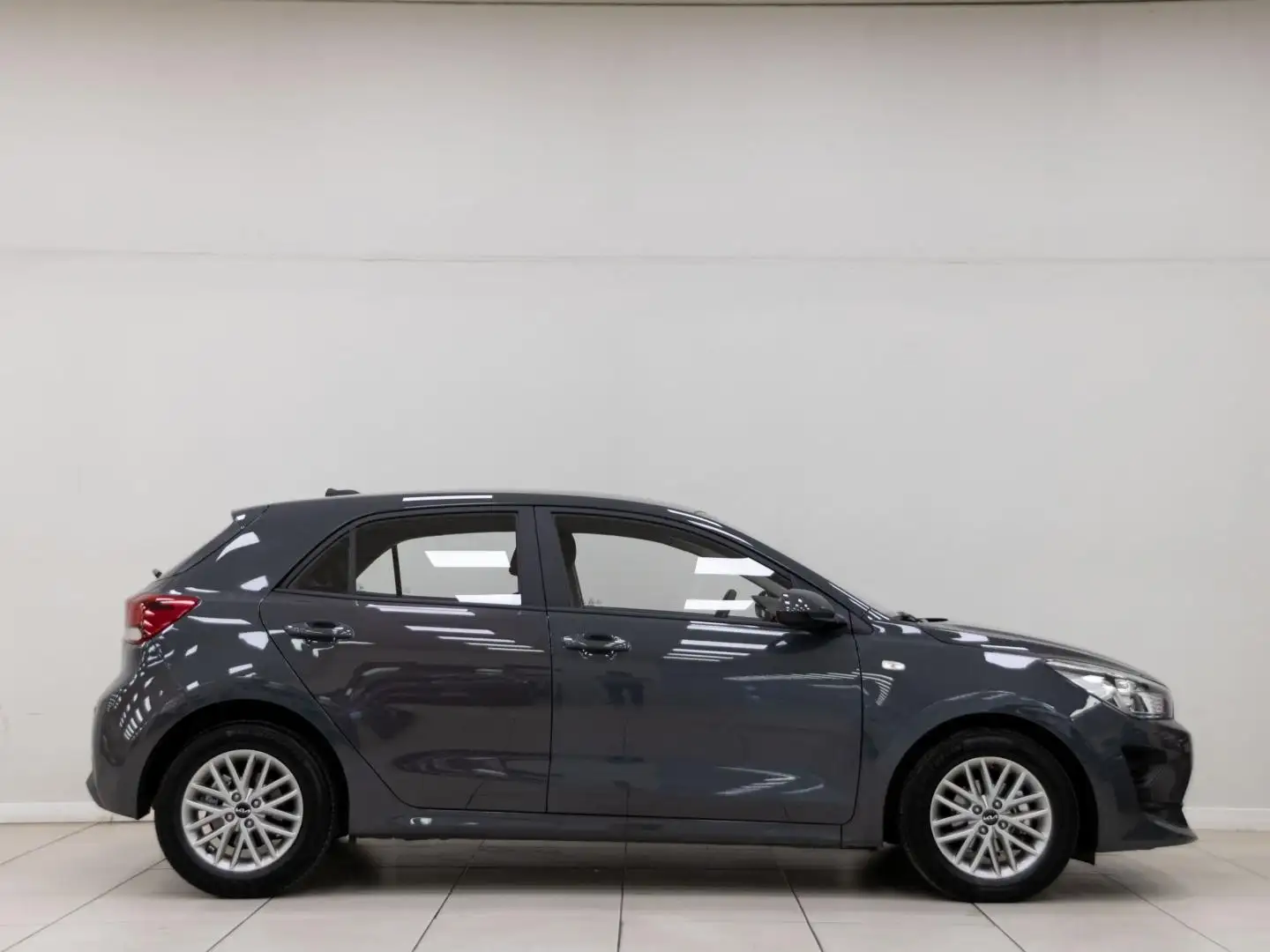 Kia Rio 1.2 DPi Drive 84 Gris - 2