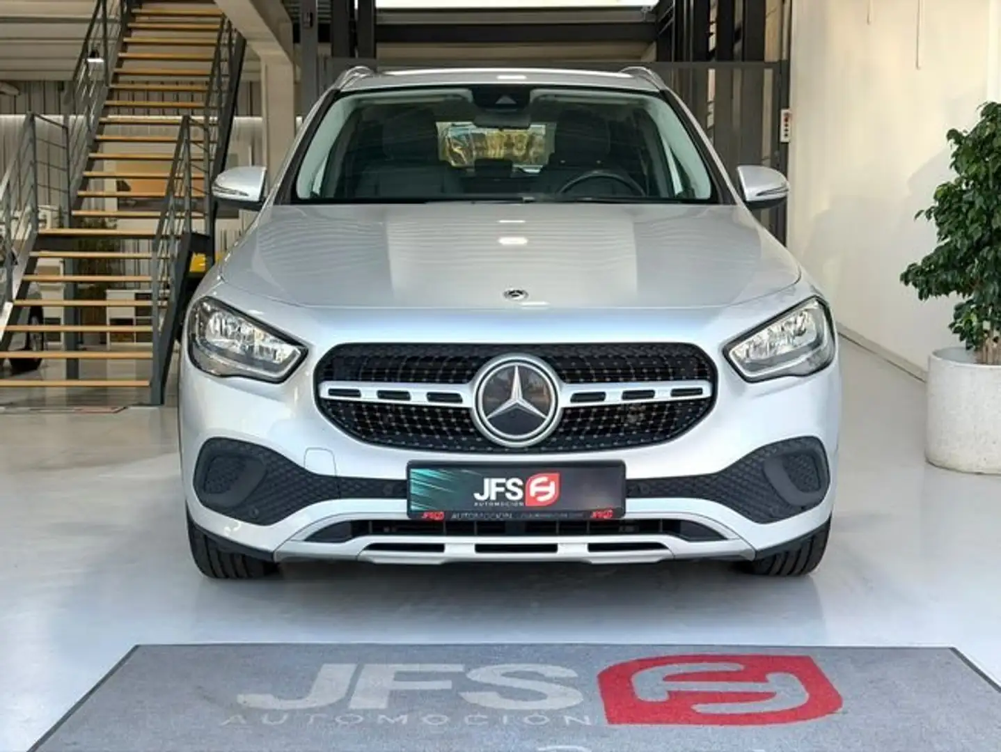 Mercedes-Benz GLA 200 2.0D 115 CV Automático Plateado - 2