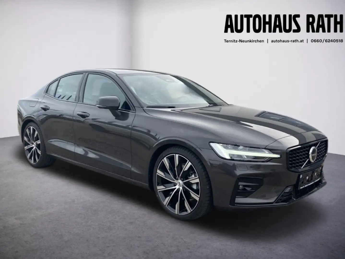 Volvo S60 B3 Plus Dark Grau - 2