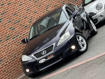 // TRÈS PROPRE // FULL OPTION //