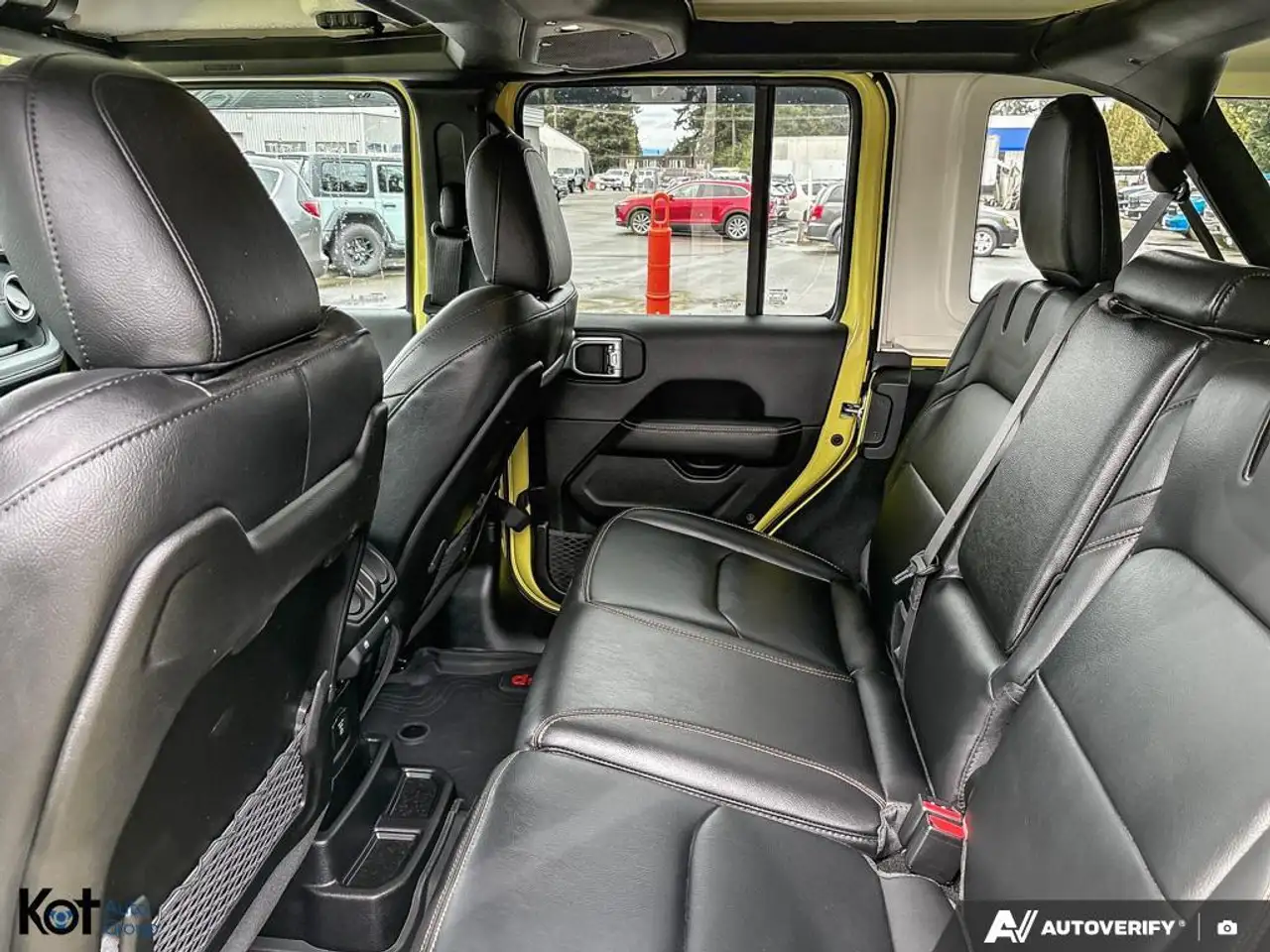 Jeep Wrangler снимка Jeep Wrangler