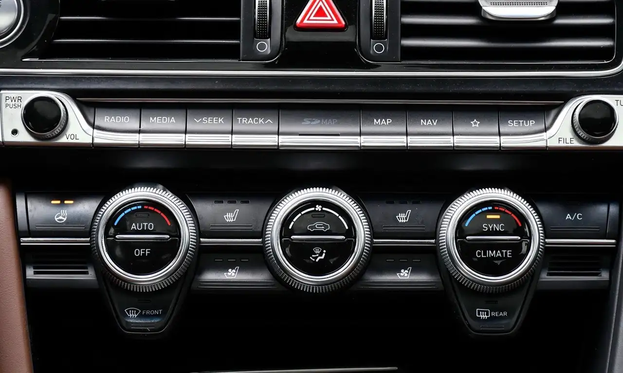 Genesis G70 снимка Genesis G70