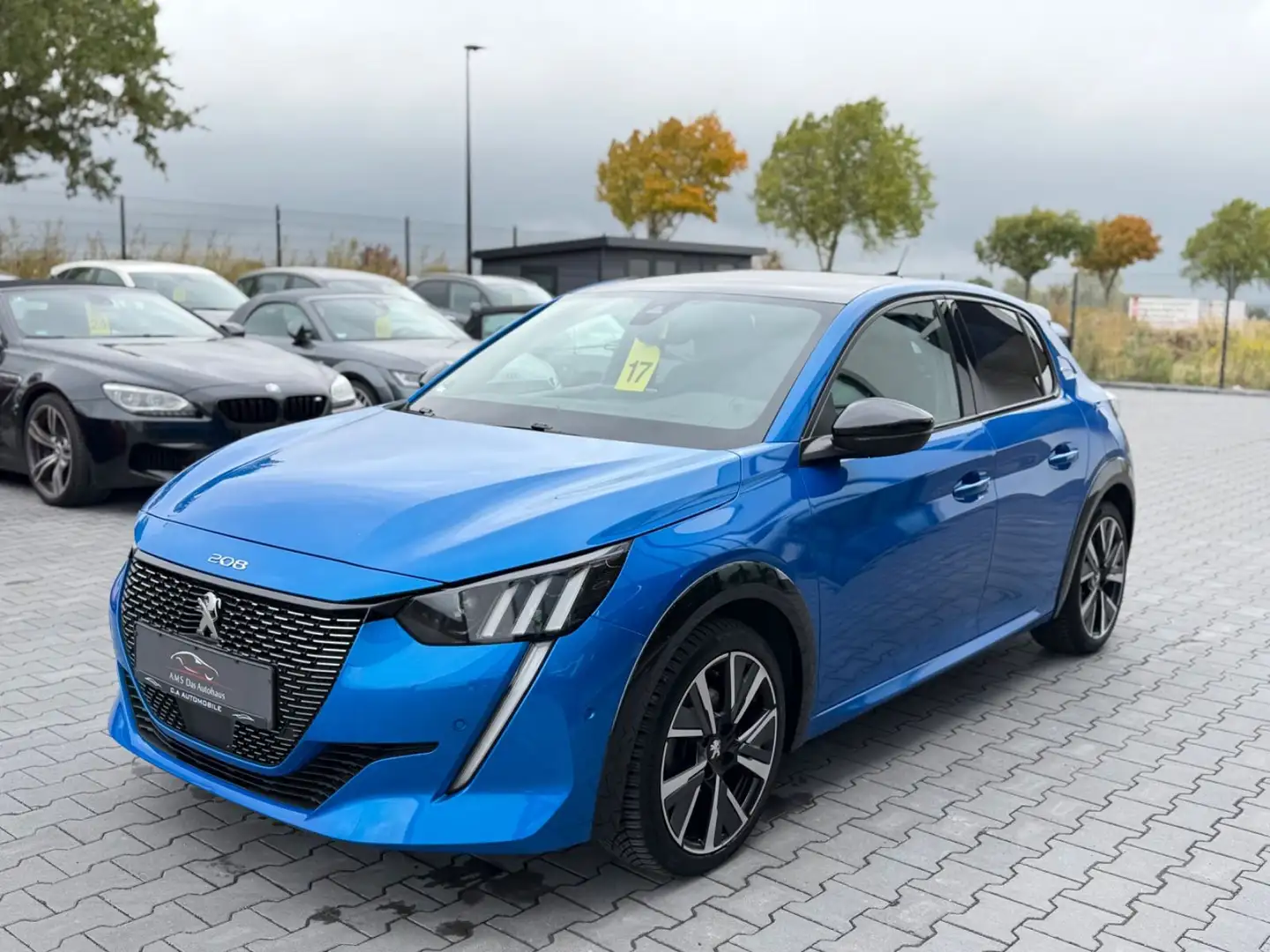 Peugeot 208 Allure GT Line 1.2 e-THP Leder Navi LED Blau - 1