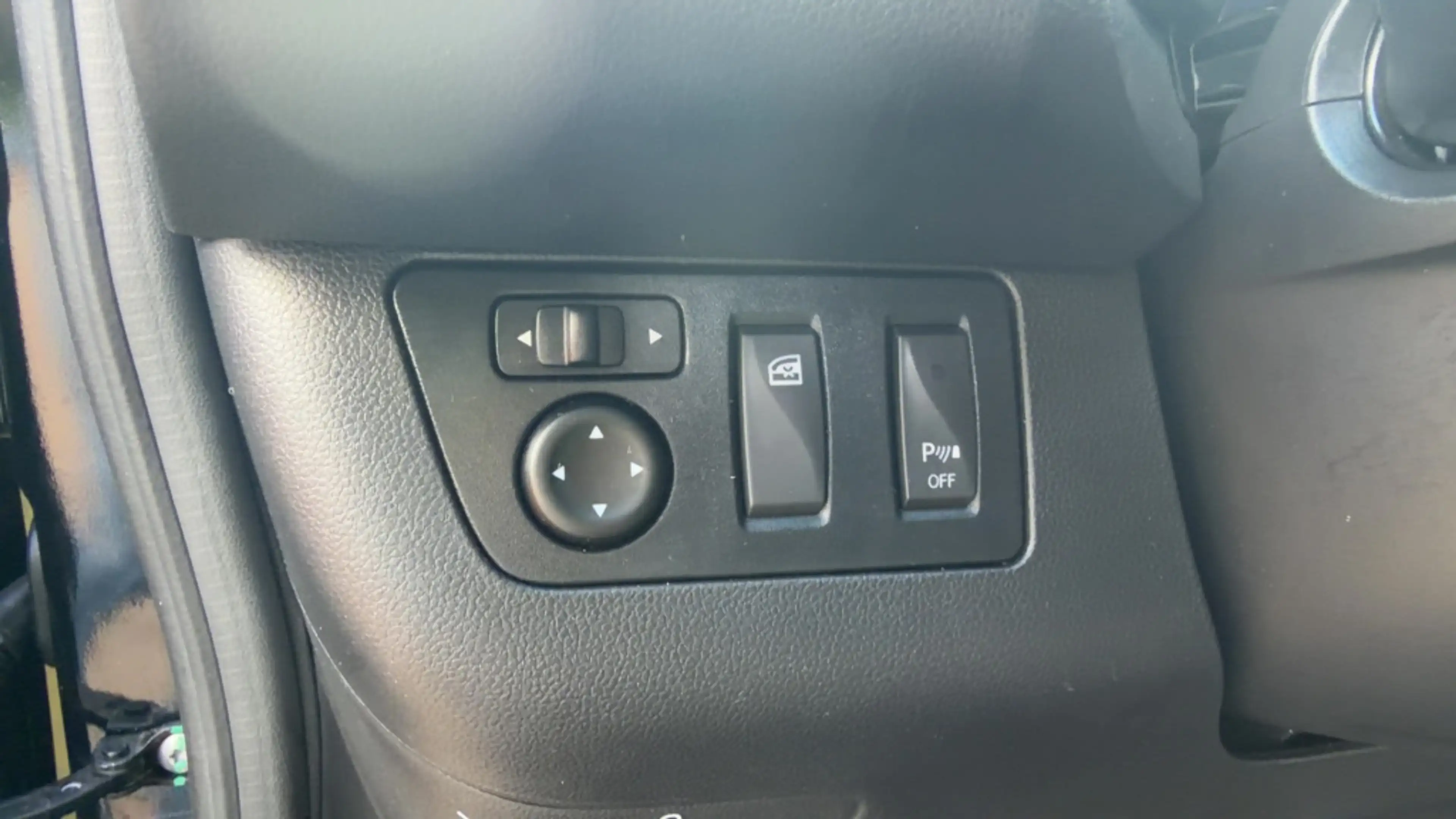 Dacia Spring Expression — photo 23