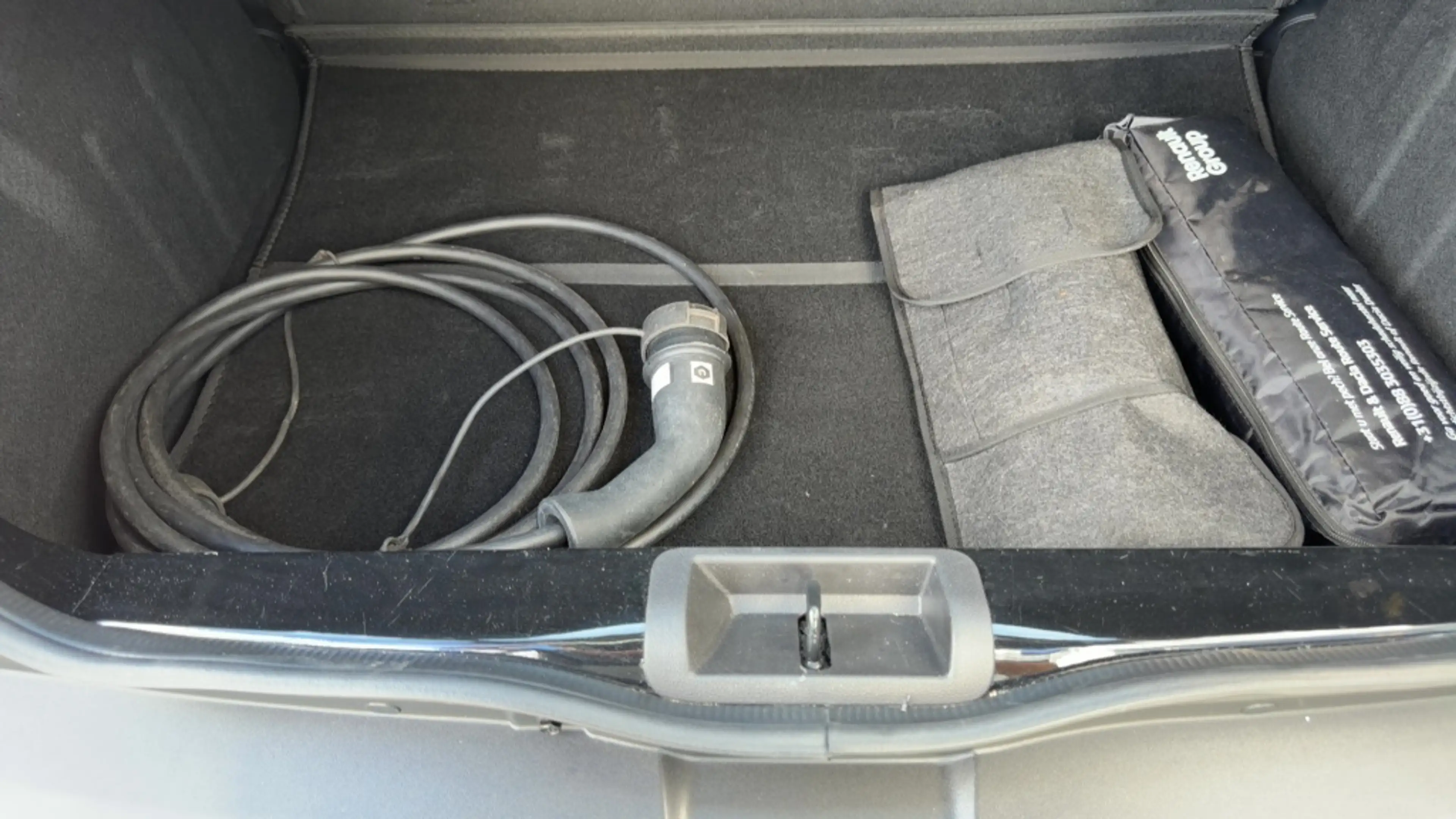 Dacia Spring Expression — photo 27
