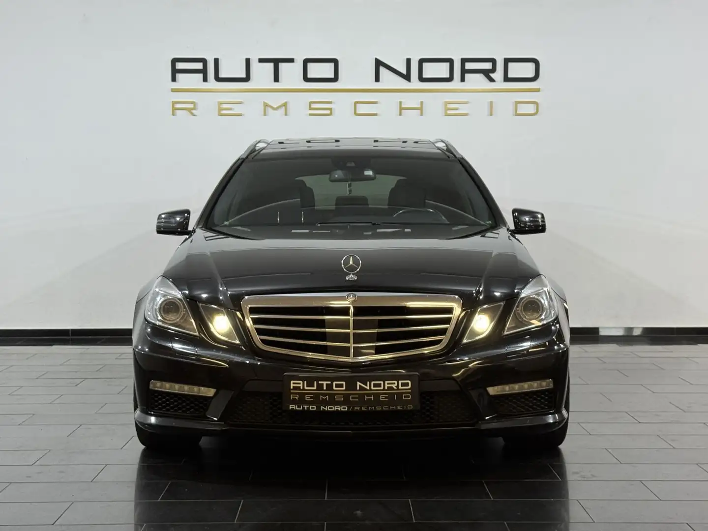 Mercedes-Benz E 63 AMG T*Pano*H&K*Kamera*DEUTSCH*Memory* Schwarz - 2