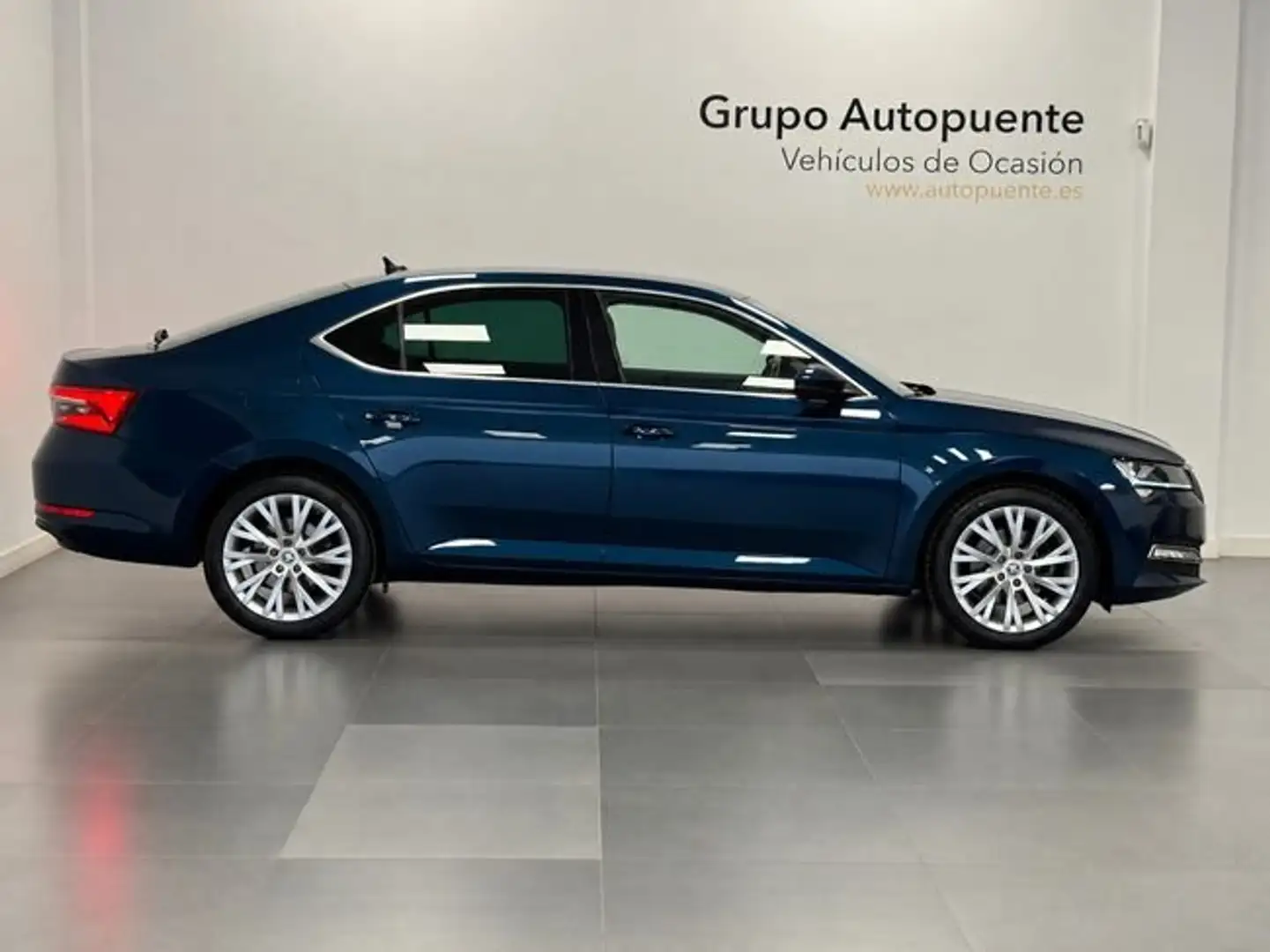 Skoda Superb STYLE PLUS Azul - 2