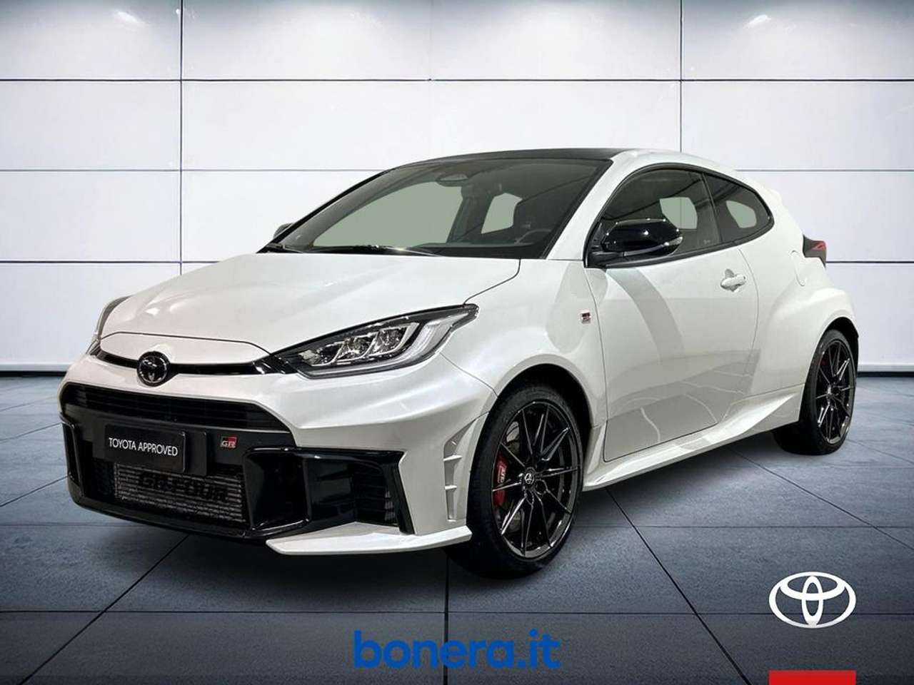 Toyota Yaris 1.6 Circuit dat-8