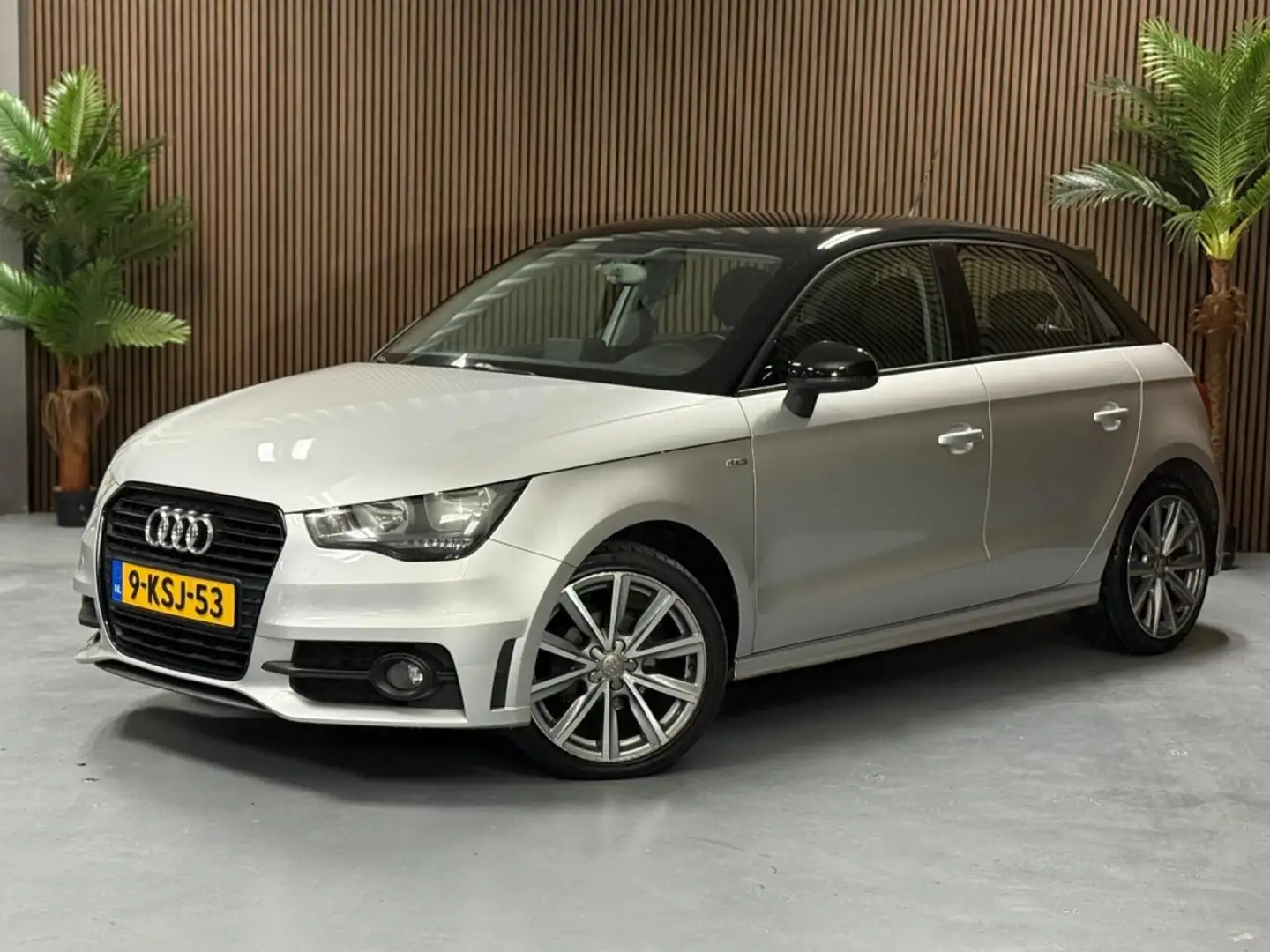 Audi A1 Sportback 1.2 TFSI Admired Grau - 1