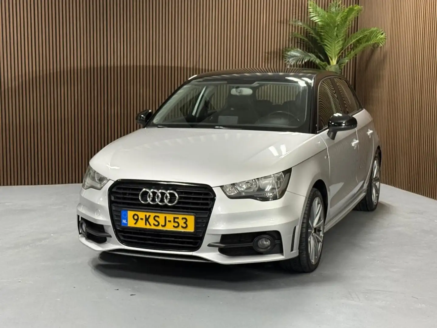 Audi A1 Sportback 1.2 TFSI Admired Grau - 2